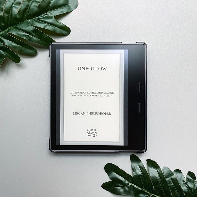 &ldquo;Doubt wasn&rsquo;t the sin, I came to believe. It was the arrogance of certainty that poisoned Westboro at its foundations.&rdquo;⁣
⁣
Unfollow: A Journey from Hatred to Hope adlh memoir #MeganPhelpsRoper. Di buku ini dia menceritakan kisah hid