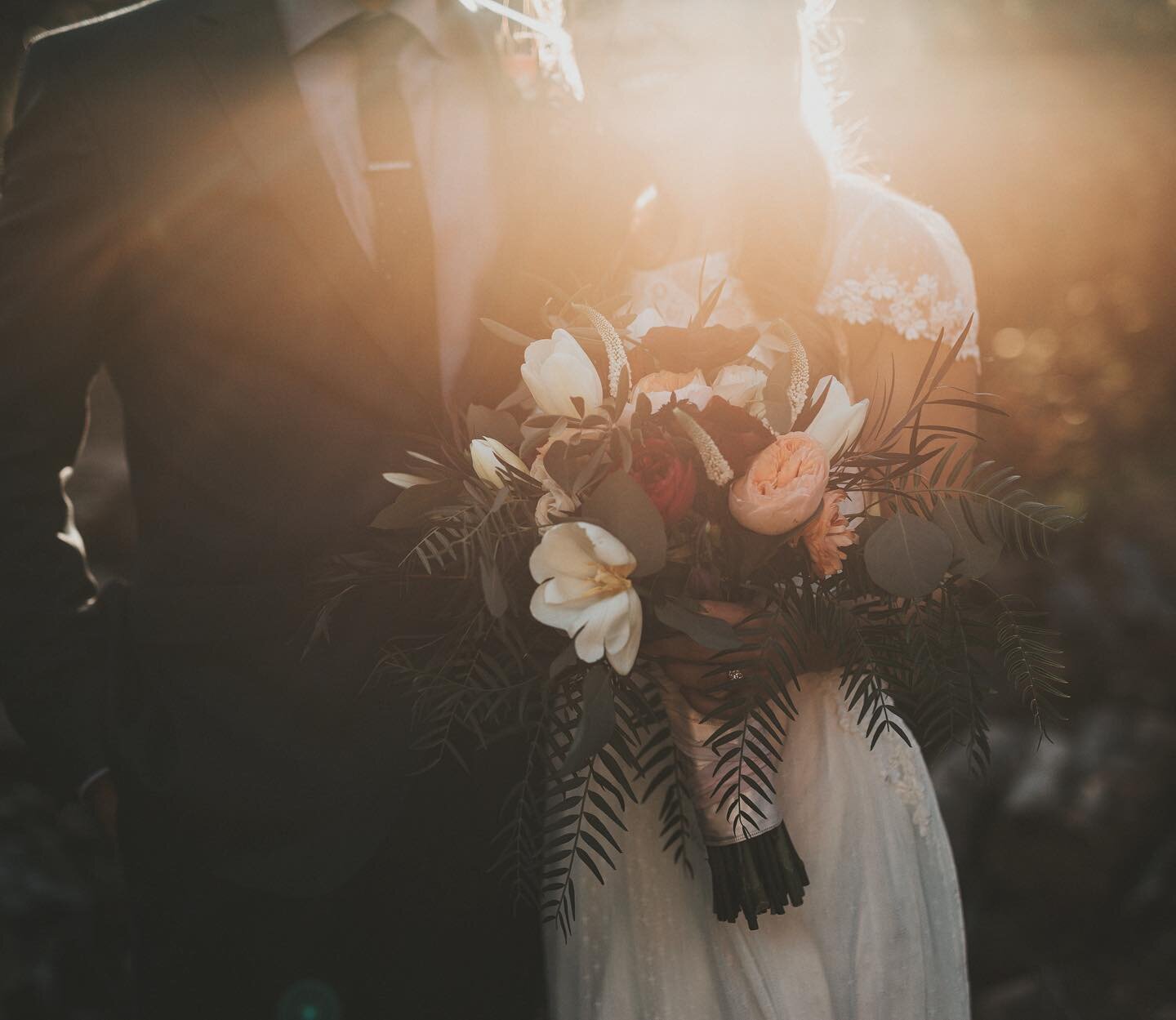 It&rsquo;s all in the details. ✨ A magical event starts with a magical location, and what&rsquo;s more magical than a golden summer afternoon?
.
.
.
.
#wedding #weddings #venue #party #partyvenue #weddingvenue #intimate #boutique #boutiquewedding #fi