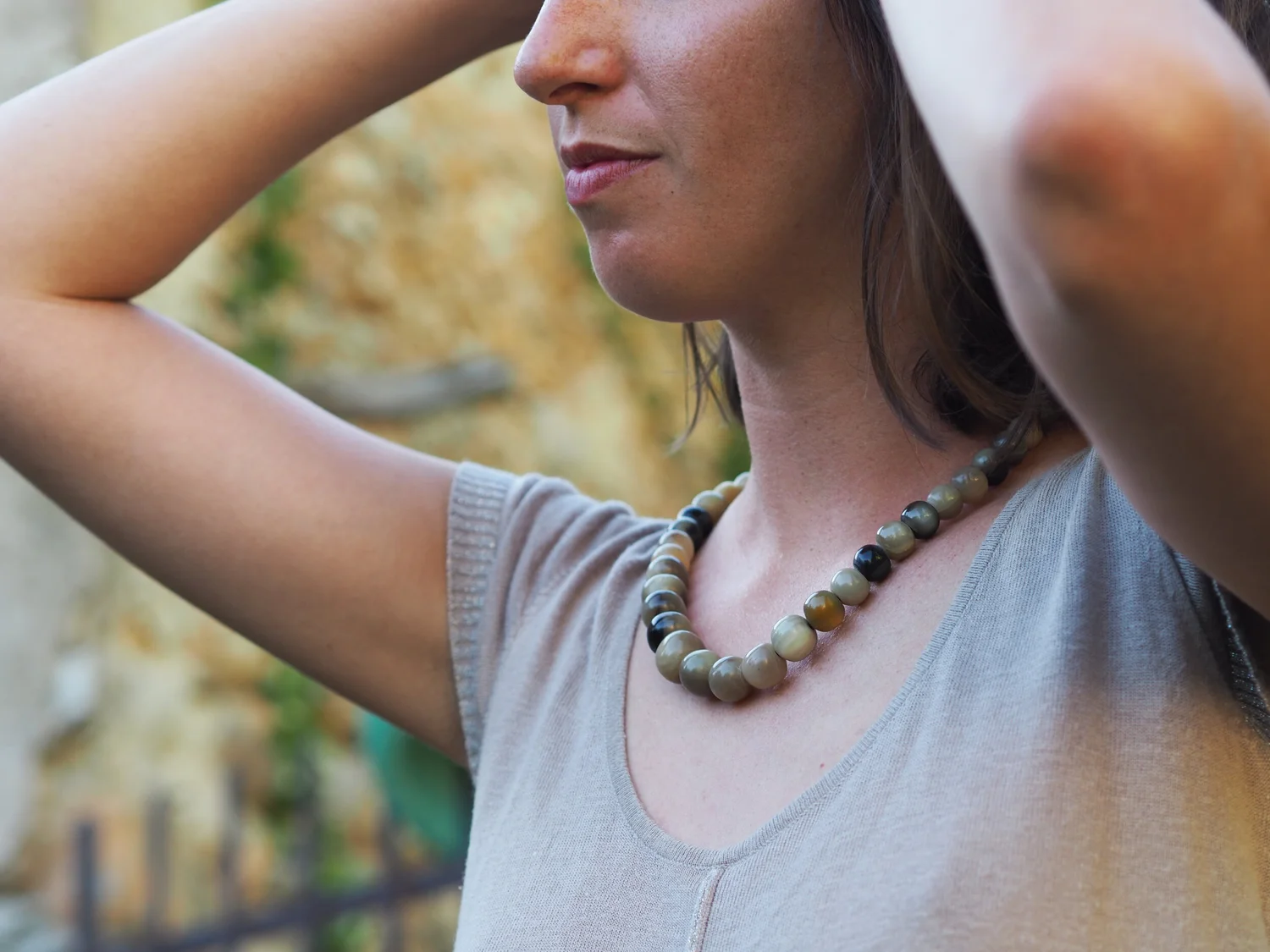 Collier Artisanal En Corne De Zébu De Madagascar - Fait Main, Neuf, Couleur Beige/marron