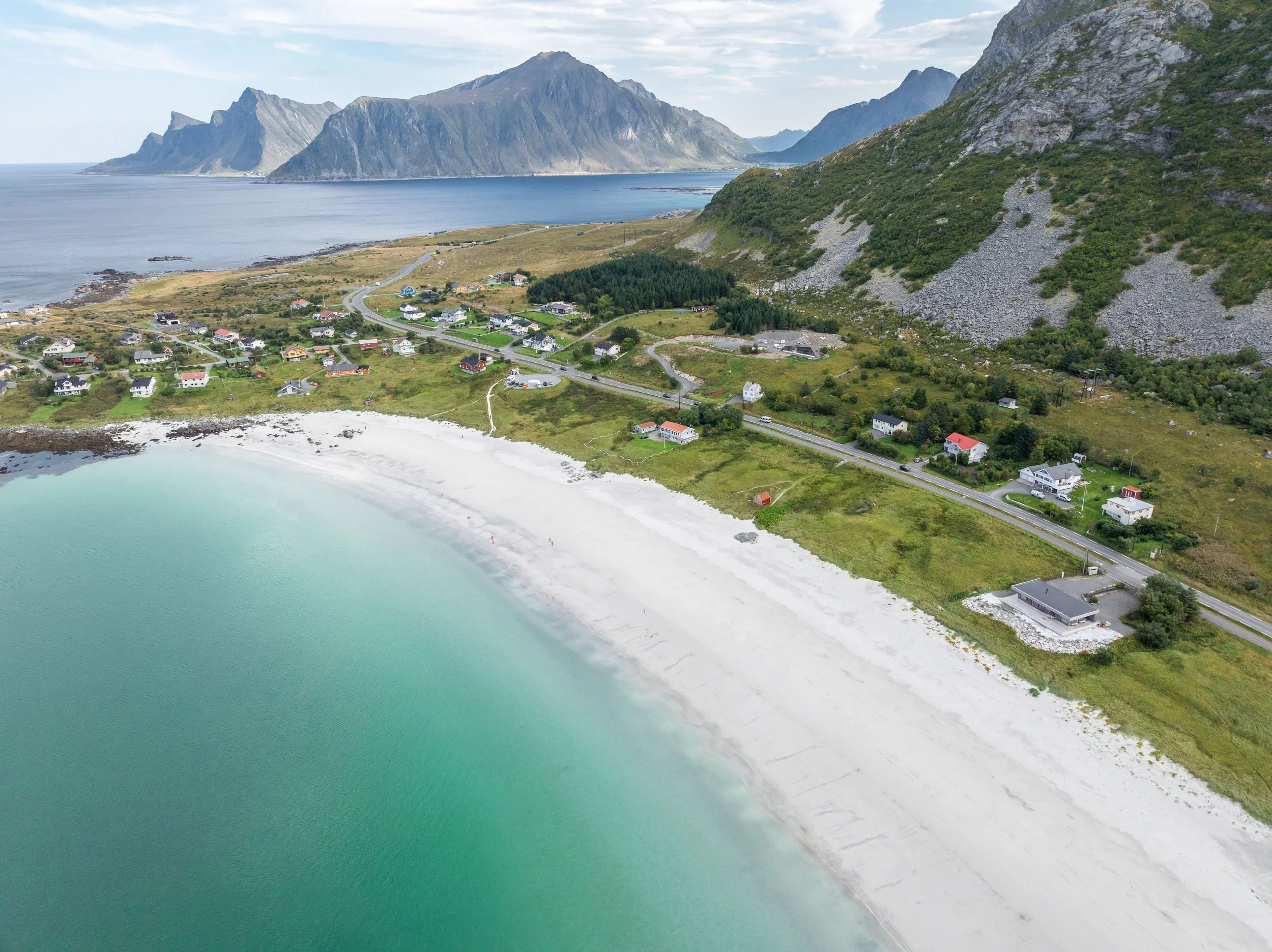 drone_Lofoten_apartments-22.jpg