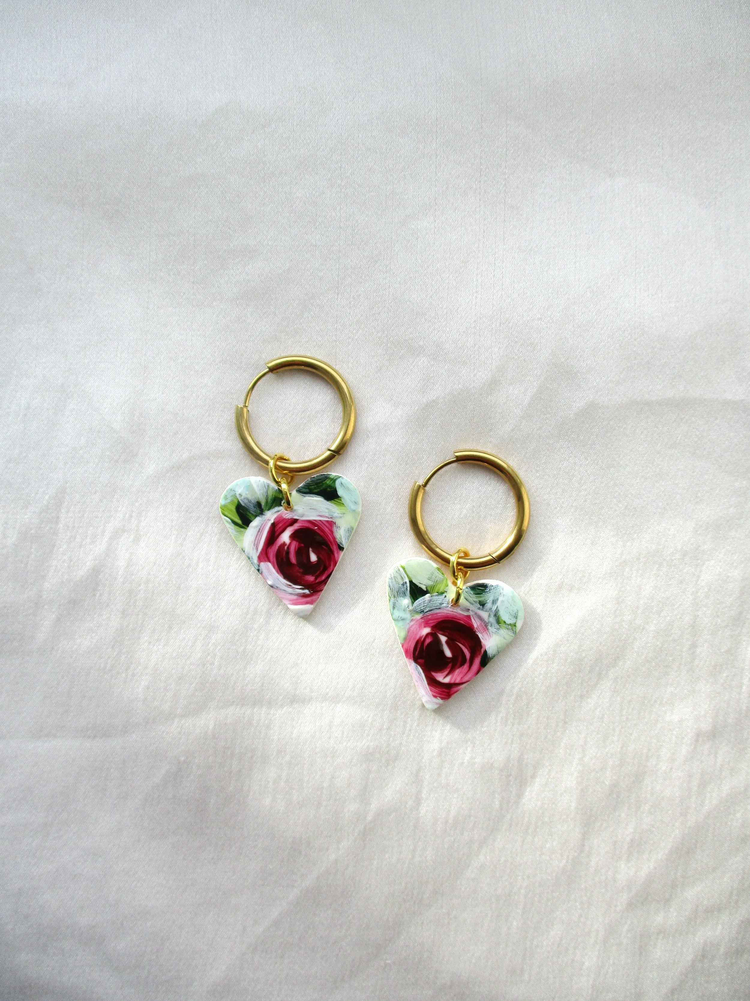 Burgundy Roses - Heart Huggies