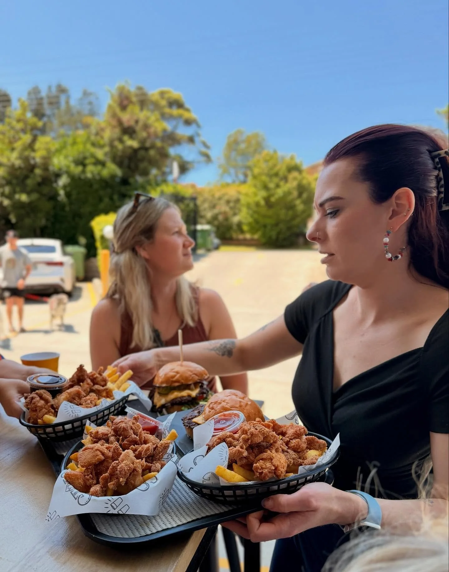 ☀️ Sunday done right. 🍔🍻
Soaking up the sunshine with a killer burger and an ice-cold brew. This is what weekends are made for.
&bull; Big flavours.
&bull; Good company.
&bull; Zero stress.
Cheers to the perfect Sunday session!
#SundayVibes #Burger