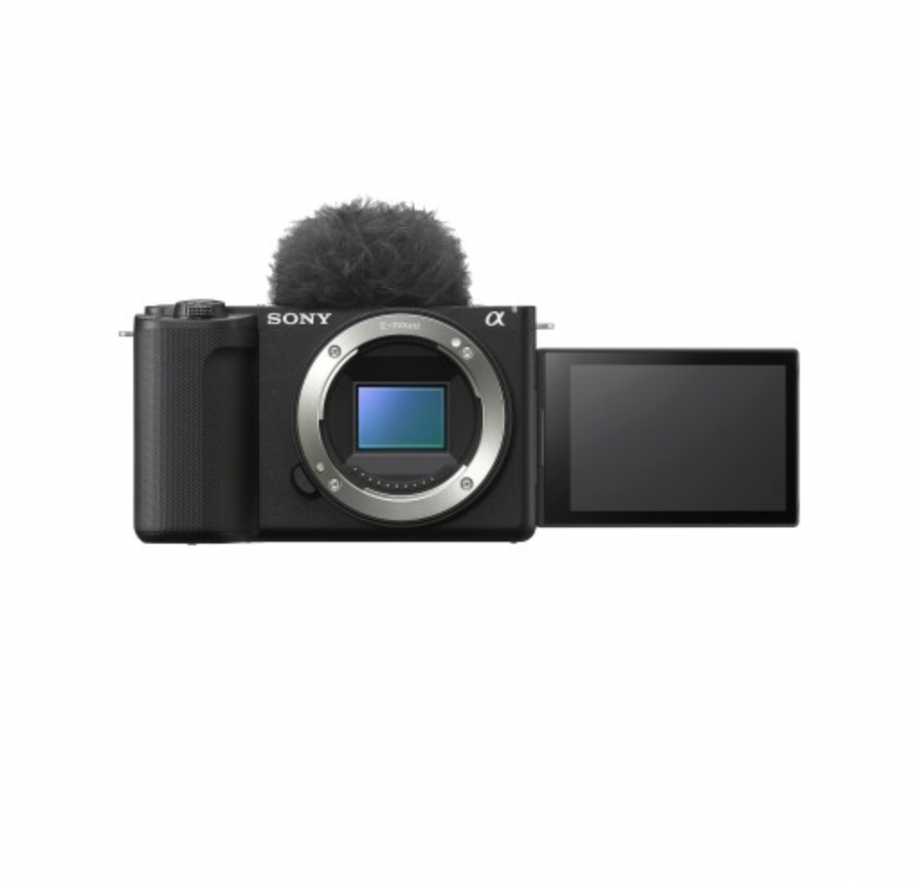 Sony ZV EII es mi cámara todoterreno para crear contenido: la utilizo para grabar vídeos, clases, hacer directos y como webcam, pero también me la llevo de viaje porque es pequeña, ligera y muy fácil de transportar.

Me gusta especialmente porque pue