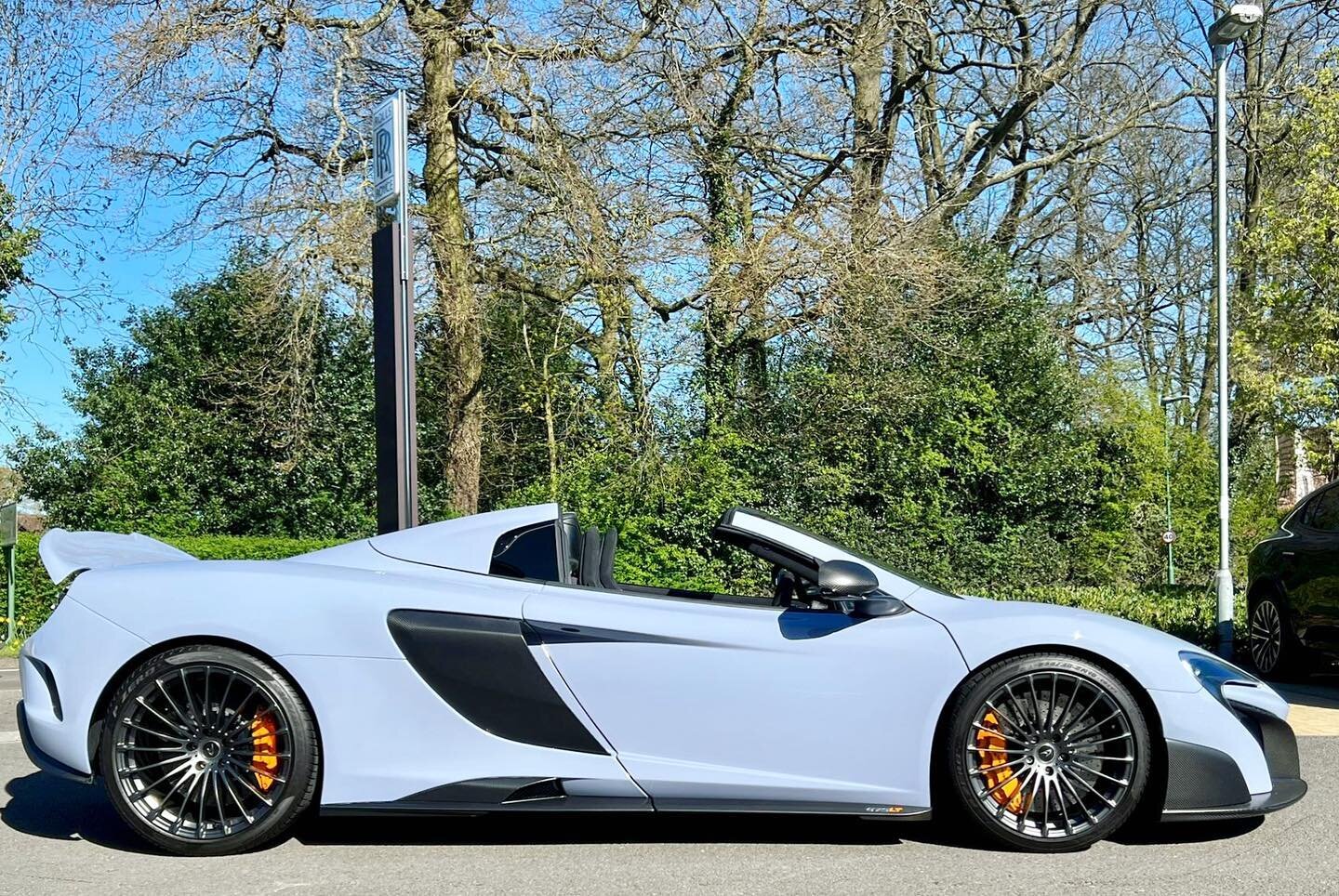 Don't miss out on the chance to own one of the most exhilarating supercars on the market. DM me for more details and pricing. In pristine condition with only 2000 miles on the clock and full of carbon fibre options. It's been meticulously maintained 