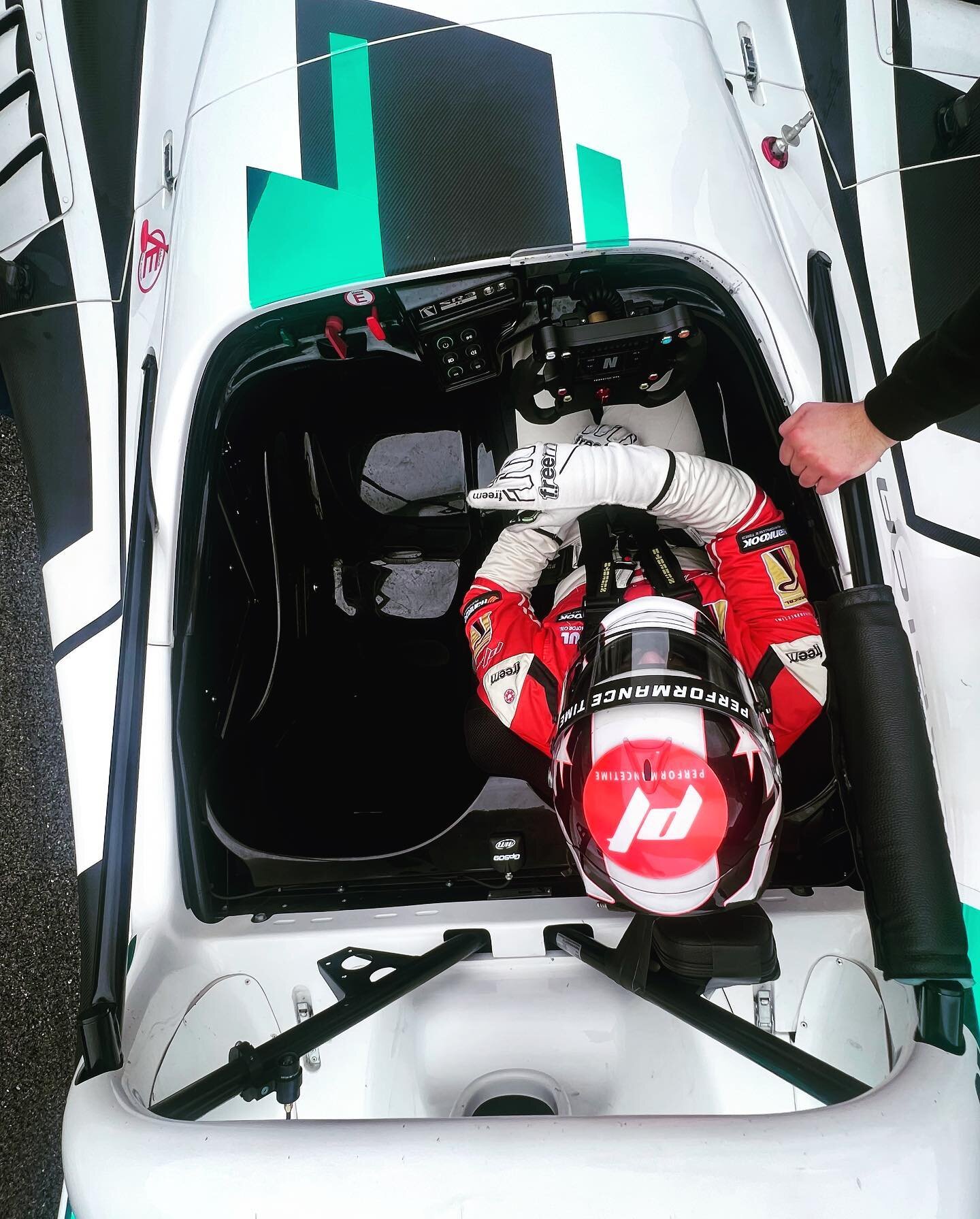 Throwback to race day at Portimao, preparing to take on the competition in the Radical SR3 XX, thank you for the pic @stone_ben_  #radical #radicalsportscars #portimao #race #racecar #speed #motul #hankook @valour.racing #radicalsr3 @lpcracingseries 