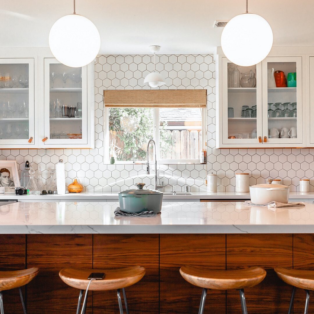 Comment your fav kitchen vibe in 3&hellip;.2&hellip;.1! 🏡
⠀⠀⠀⠀⠀⠀⠀⠀⠀
❶ clean &amp; modern with a punchy backsplash 
❷ Marble but boho 
❸ French farmhouse 
❹ Just a &ldquo;little&rdquo; splash of colour
⠀⠀⠀⠀⠀⠀⠀⠀⠀
#kitcheninspo #dreamkitchen #kitchenvi