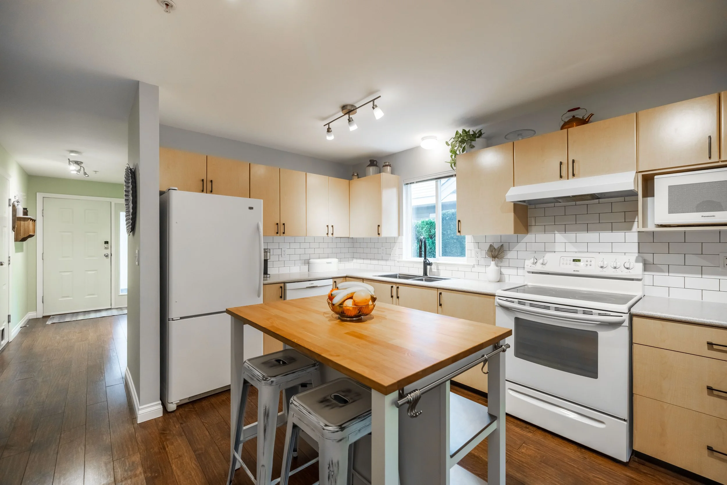 105 Ashley Kasper 6154 184a Street Surrey19.jpg