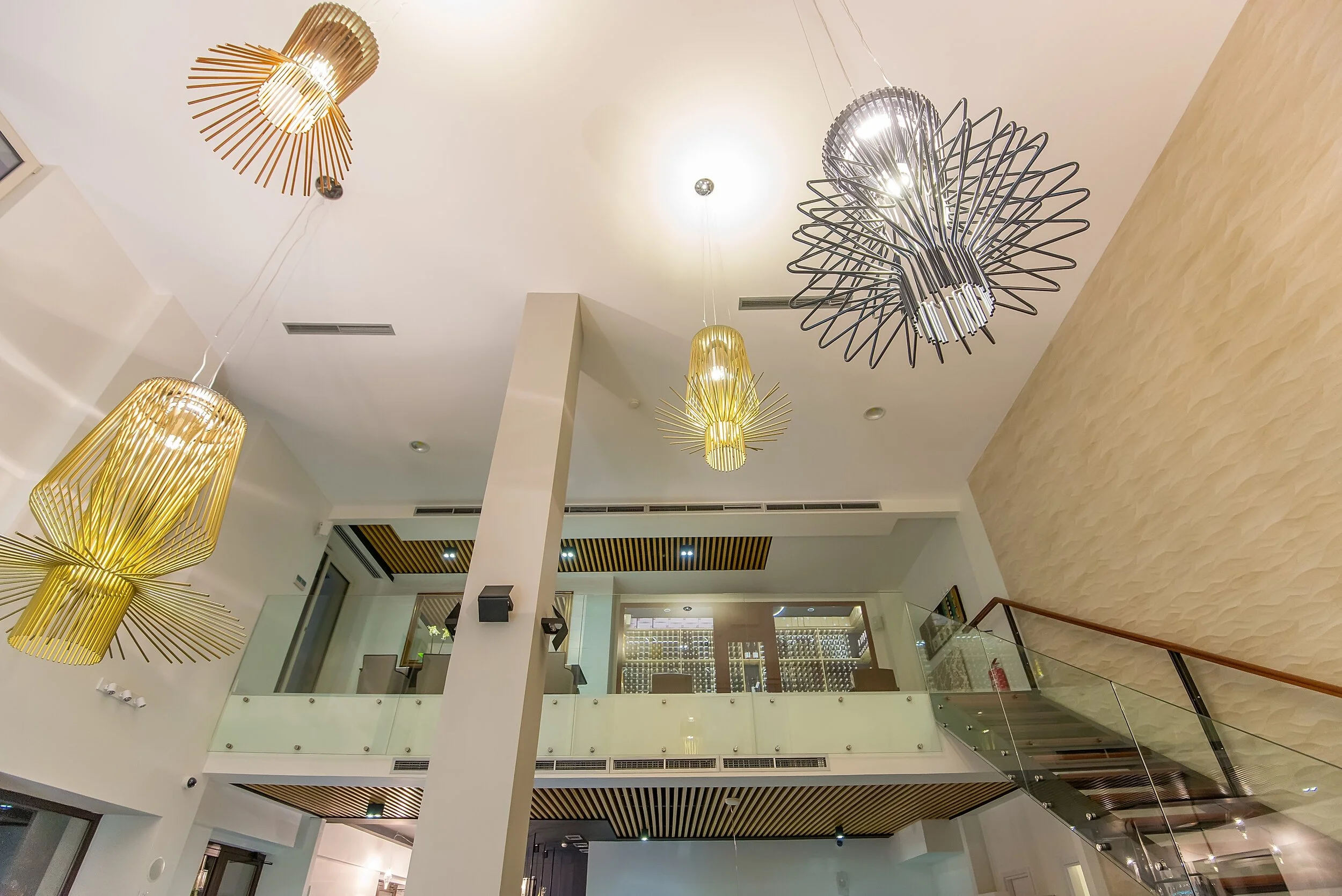 Tivat. Porto Montenegro. LA PIAZZA.9.jpg
