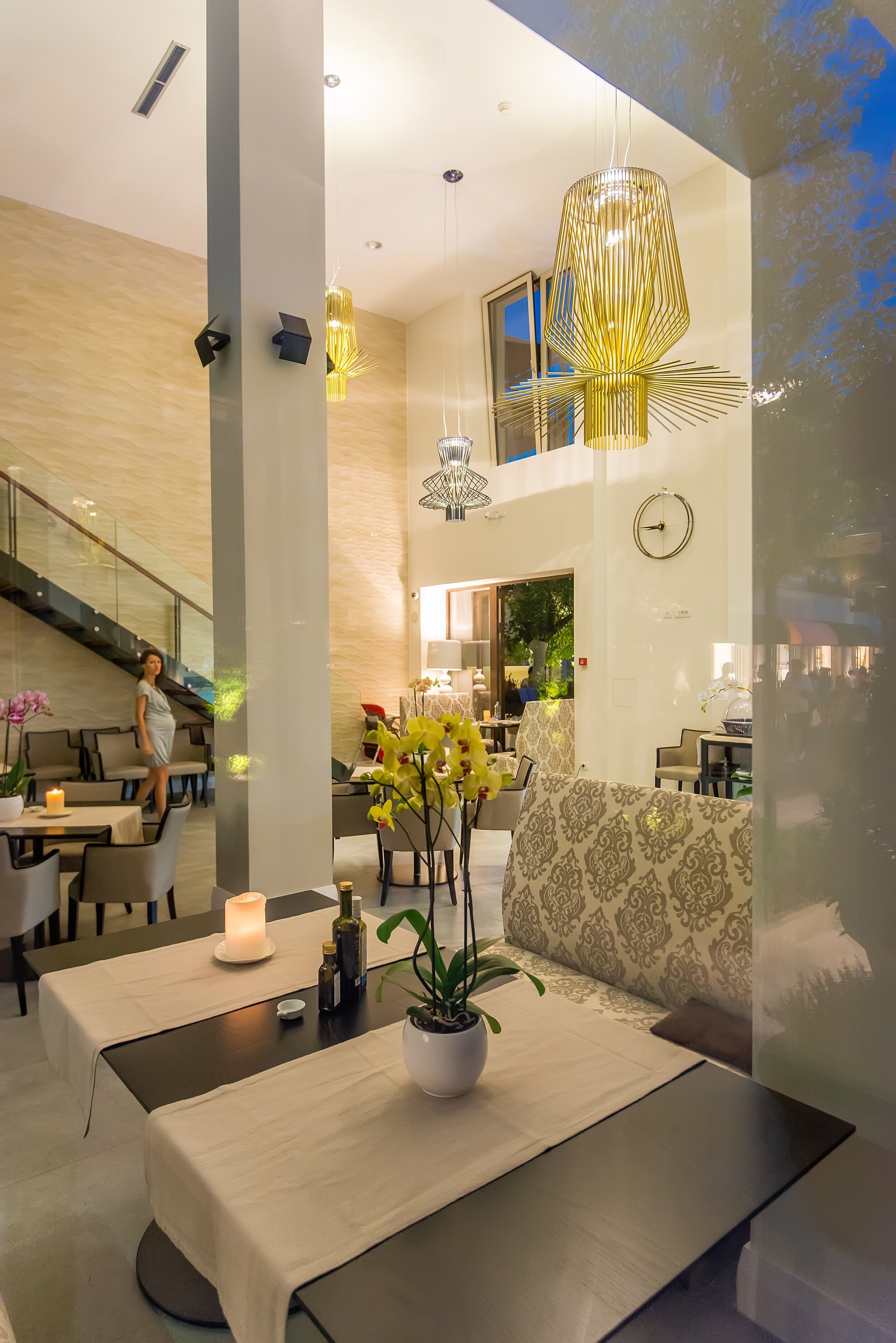 Tivat. Porto Montenegro. LA PIAZZA.10.jpg