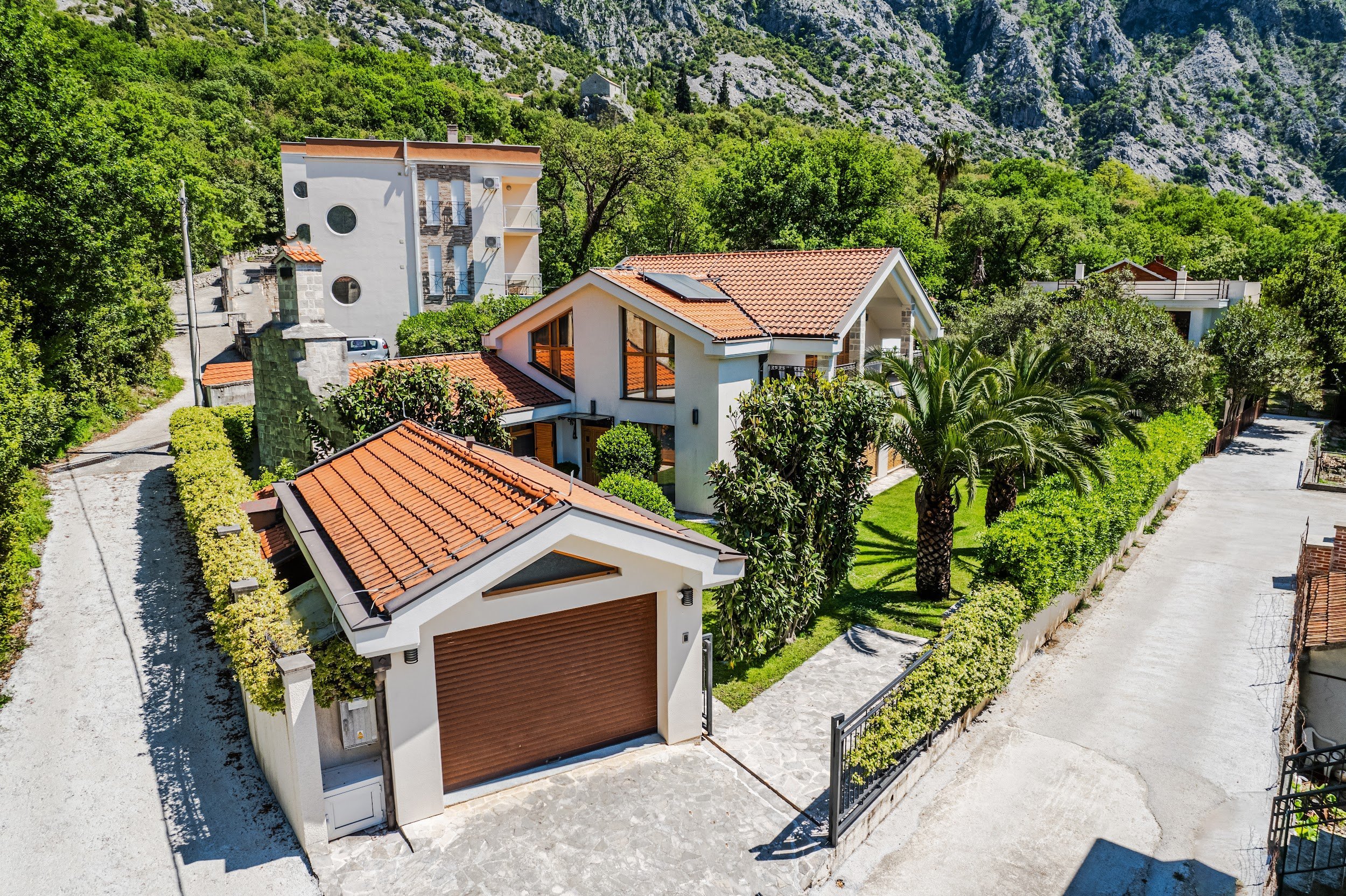 Kotor. Orahovac. VILA B.3.jpg