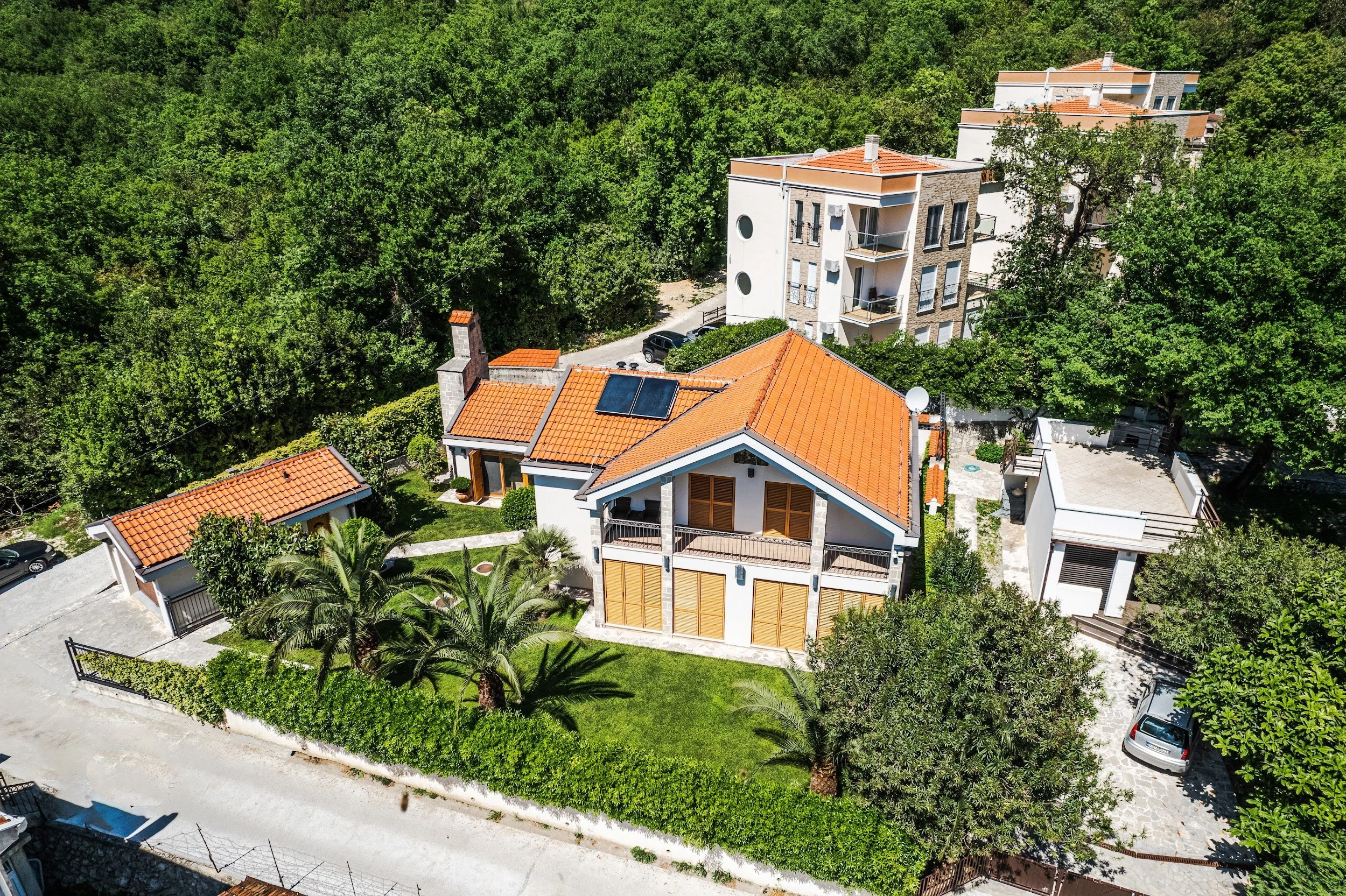 Kotor. Orahovac. VILA B.4.jpg