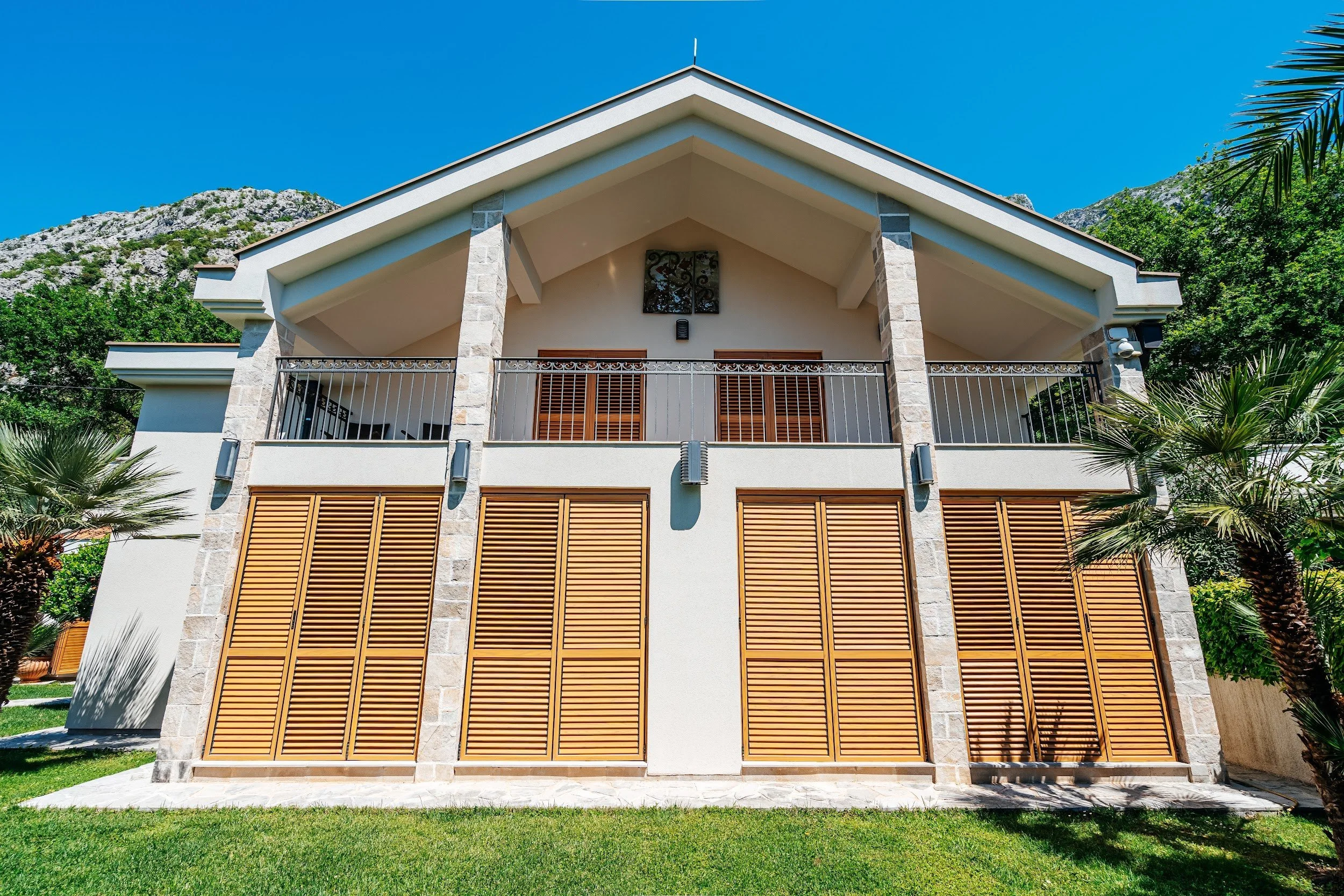 Kotor. Orahovac. VILA B.6.jpg