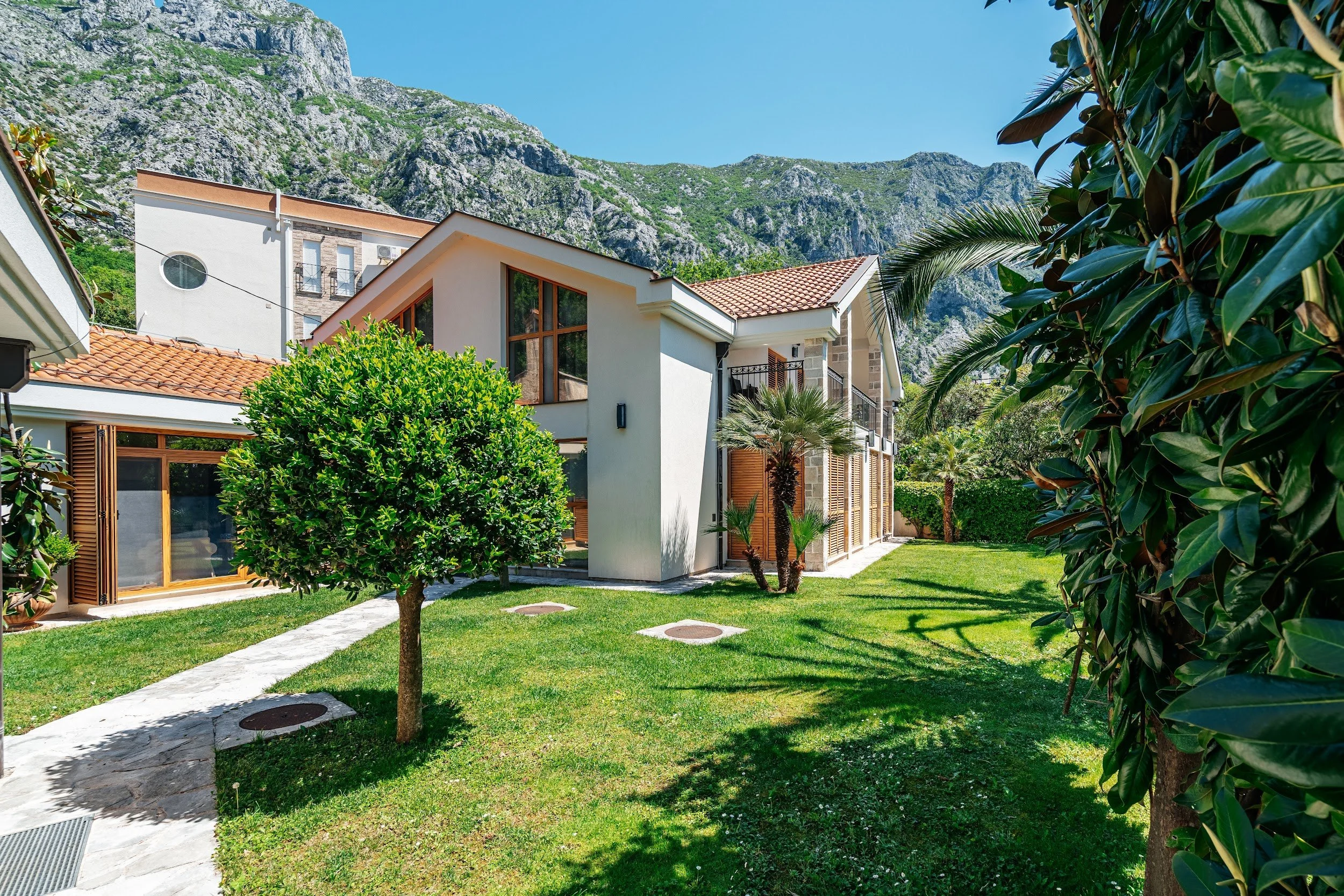 Kotor. Orahovac. VILA B.11.jpg