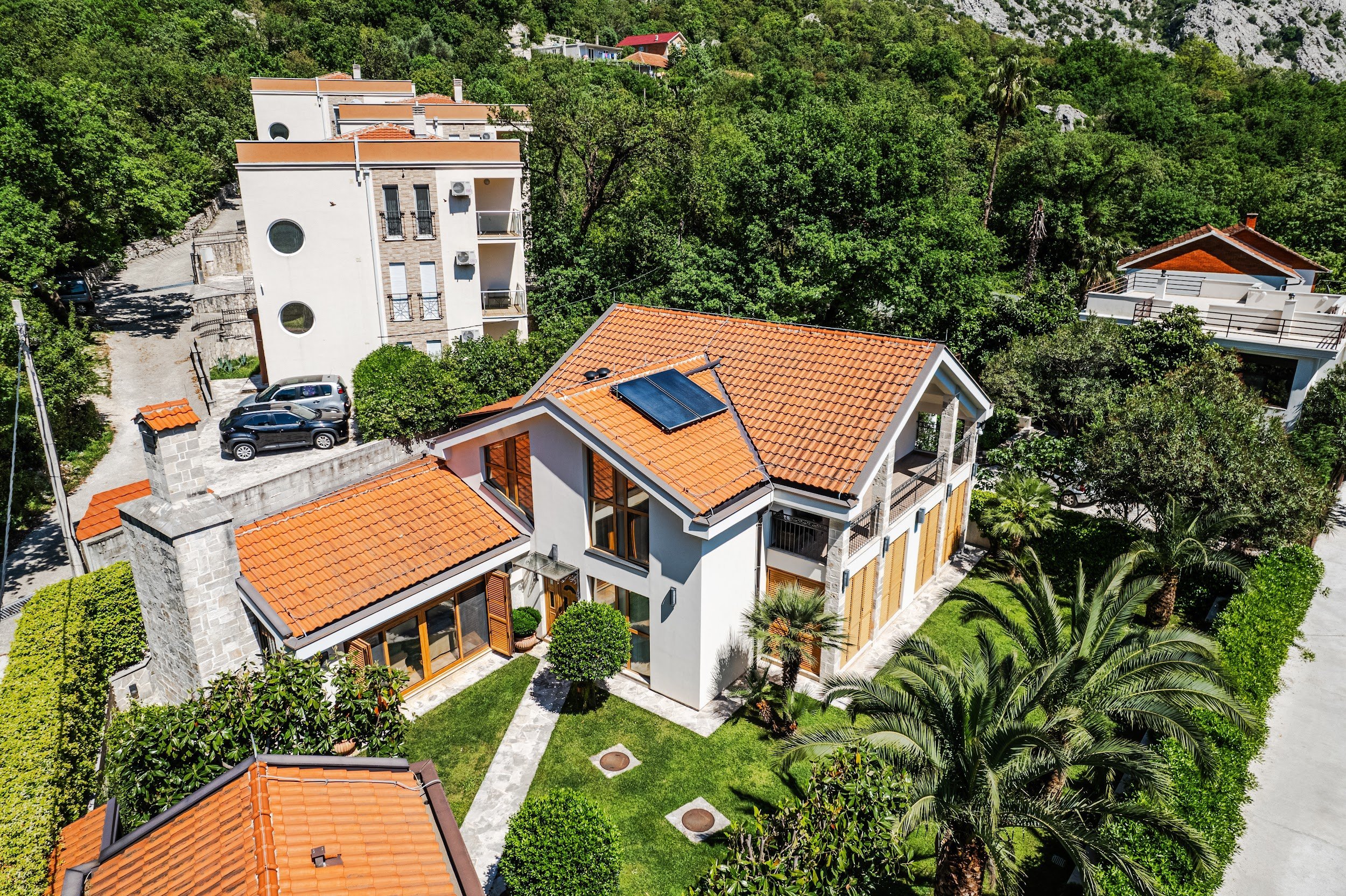 Kotor. Orahovac. VILA B.17.jpg