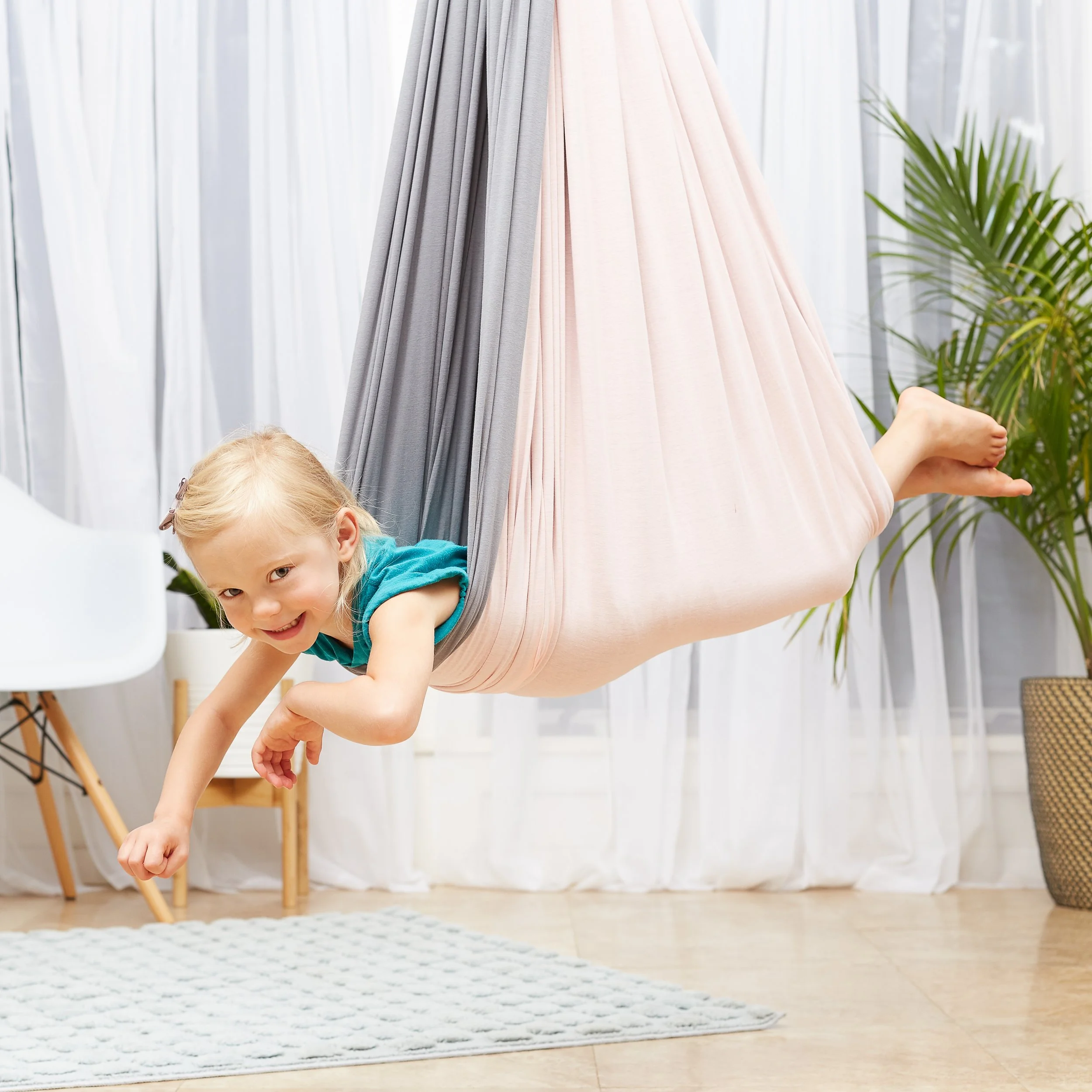 Pink_Grey_sensory_swing_006.jpg