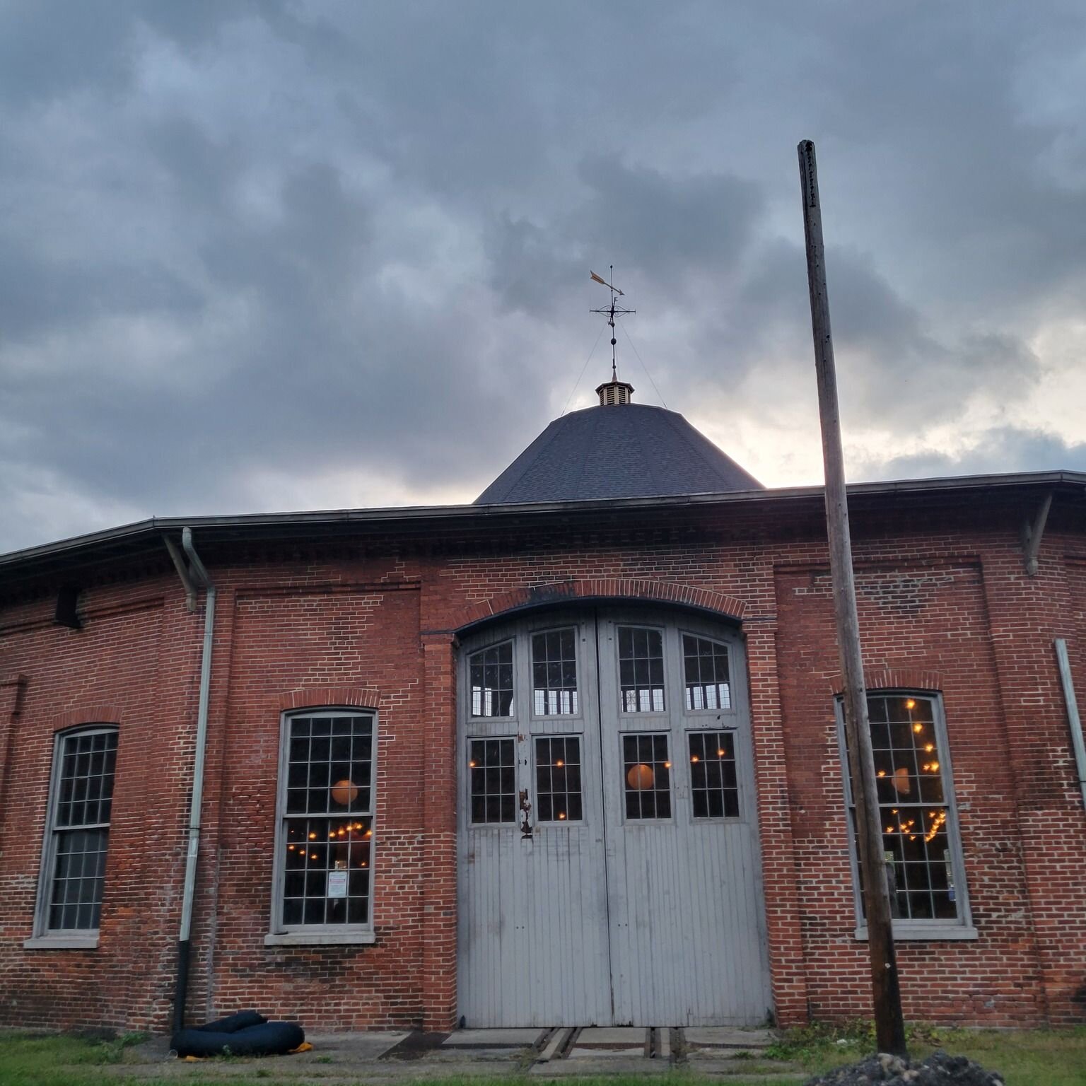 The Martinsburg Roundhouse. 

Make plans to schedule your tour or plan to visit the Roundhouse on Saturdays during the Martinsburg Farmers Market. Visit https://www.roundhousewv.com/ for more information and learn about upcoming events. 

#MuseumMond