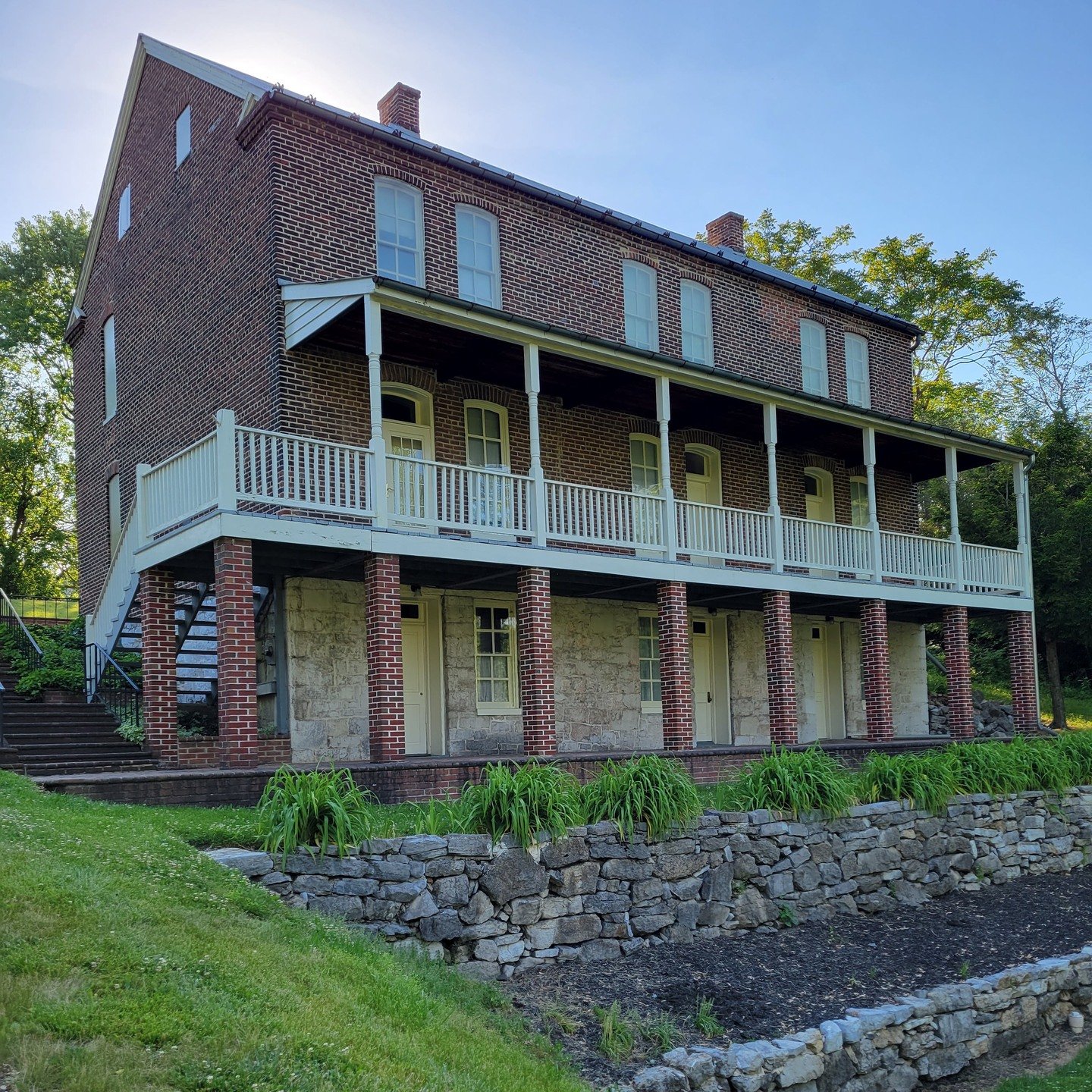 Add the Triple Brick Museum to your list of museums in Berkeley County, WV to visit. They are open Saturday 10 am - 5 pm and Sunday12 - 5 pm. This museum is located right next door to the General Adam Stephen House. 

#MuseumMonday #visitmartinsburgw