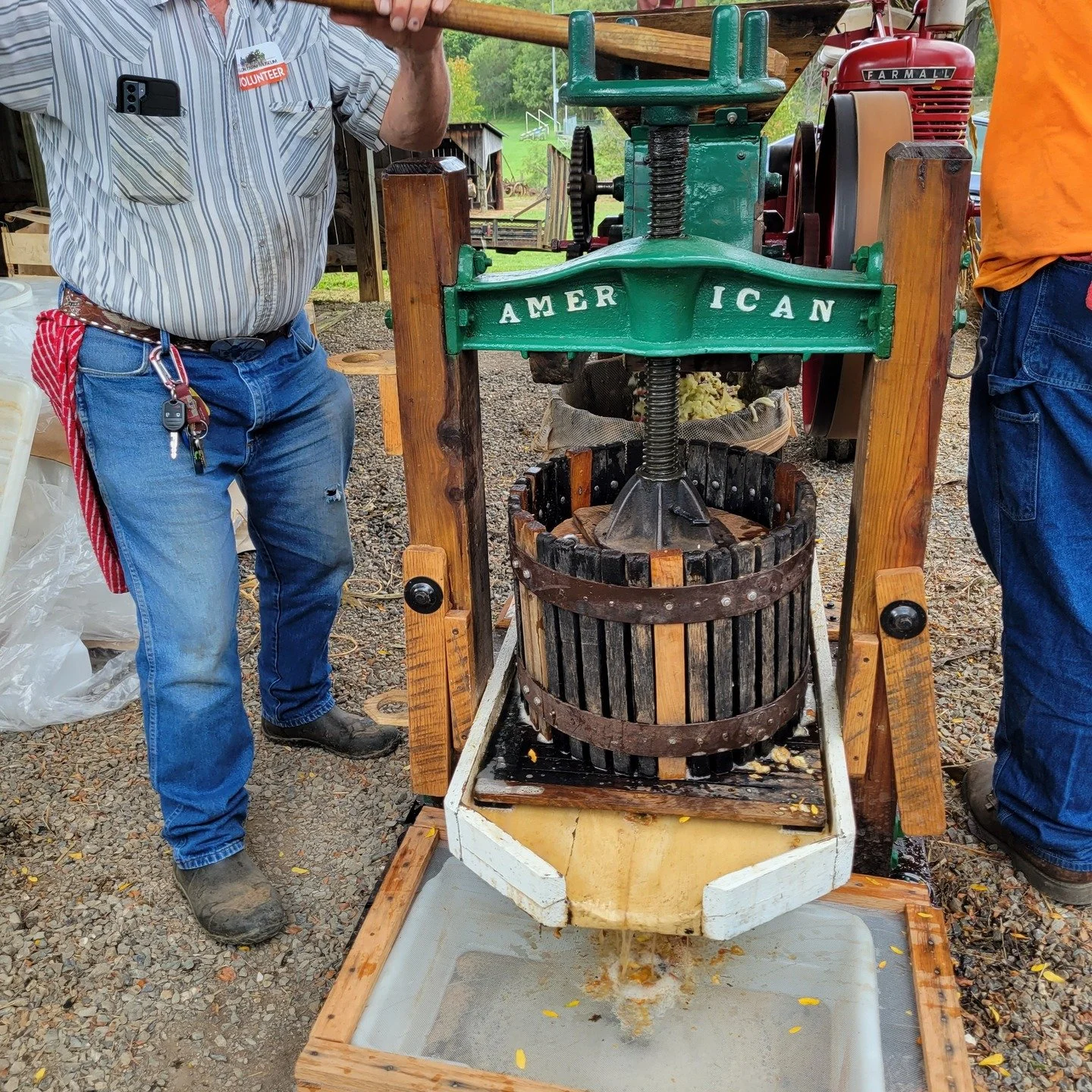 This Saturday and Sunday at Dillon Farm Museum from 9 am - 4pm is their Fall Festival. Visit https://dillonfarmmuseum.org/ for more information and make plans to visit this weekend. 
#MuseumMondays #visitmartinsburgwv #berkeleycountywv