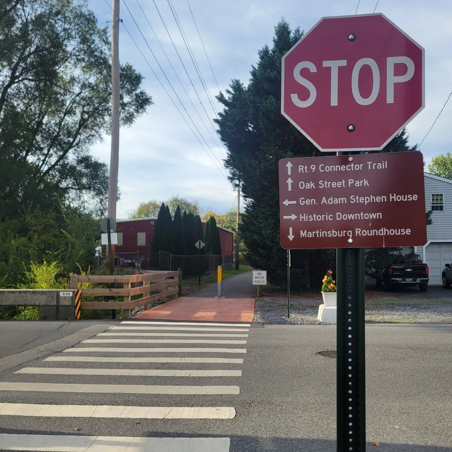 Add the Frog Hollow Trail Community-Martinsburg, WV to your list of places to visit for a short walk while you are visiting Martinsburg, WV. 
#walkingtrails #visitmartinsburgwv #berkeleycountywv
