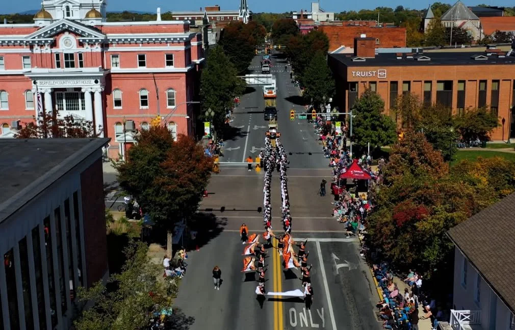 It's here!!! Mountain State Apple Harvest Festival events start today! Visit www.msahf.com for a complete list of all the events happening from today until Sunday October 19.
#appleharvestfestival  #FallFestival  #visitmartinsburgwv #berkeleycountywv
