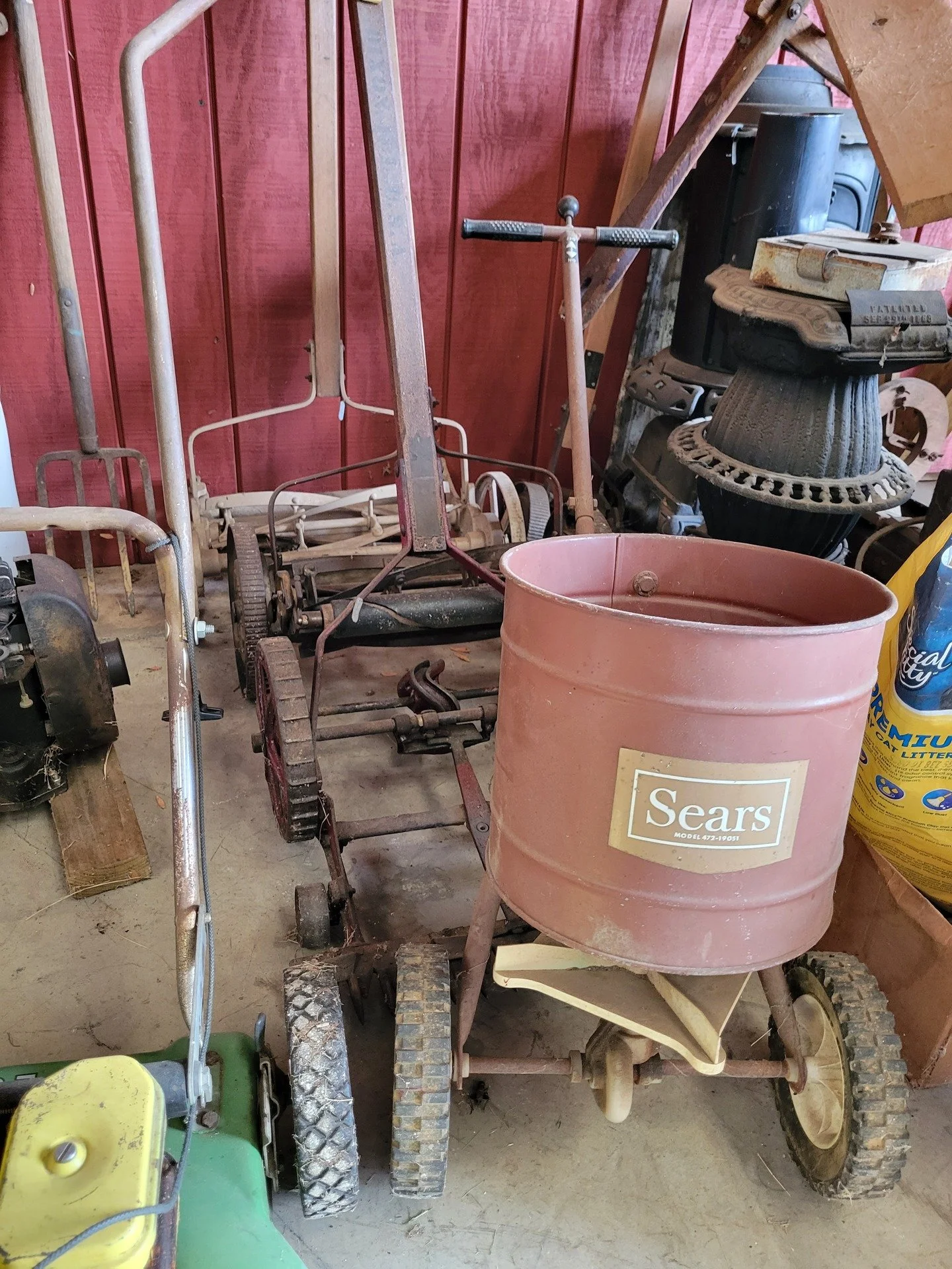 Just a few antique lawn mowers you can see when you visit the Dillon Farm Museum. They are open April - October. Visit dillonfarmmuseum.org for more information.
#MuseumMonday #visitmartinsburgwv #berkeleycountywv #travelplanner #almostheaven