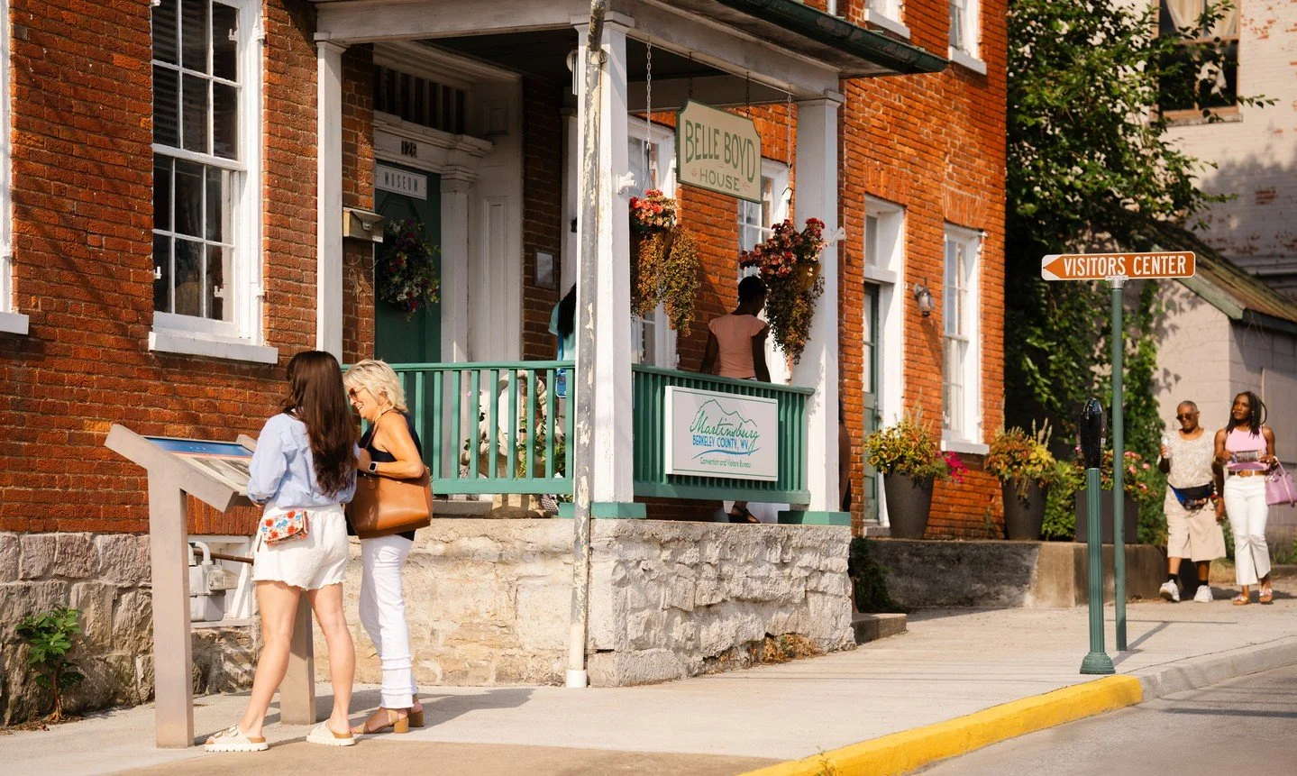Start your morning with a pastry at Glazed Empire Bakery, then explore the Belle Boyd House Museum. Top off the day with a delicious farm to table meal at Cider Press Deli and Grill.

History, culture, and flavor all in one. 🍳🏛️🍴