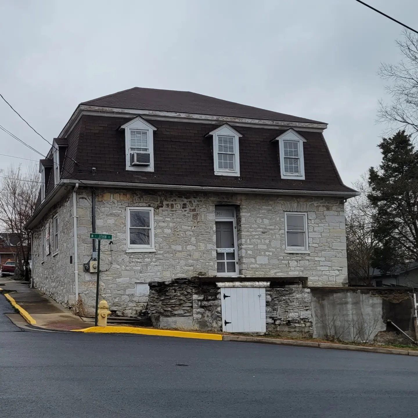 You can find this 1795 building at 201 East John Street, Martinsburg, WV. This structure is known as the William Maxwell House - Old Methodist Church. 
#historicplaces #architecturethursday #visitmartinsburgwv #berkeleycountywv

Learn more about hist