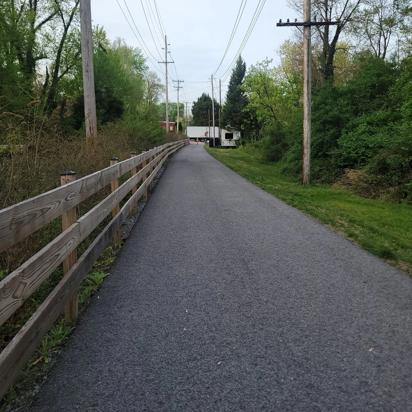 The Frog Hollow Trail Community-Martinsburg, WV is a great walking trail in Martinsburg to get out and stretch your legs. It is also a great trail to walk while visiting the different museums in Martinsburg, WV. 

#walkingtrails #visitmartinsburgwv #