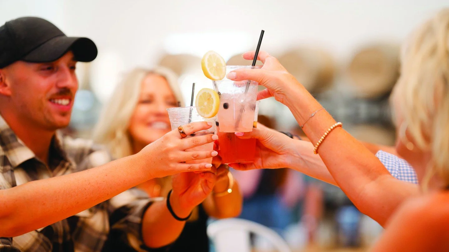 Looking for a last-minute escape?
Martinsburg is just a little over an hour west of Washington DC, but feels like a whole different pace. Think charming downtown strolls, local eats, unique shops, and plenty of places to unwind.

Your next unforgetta