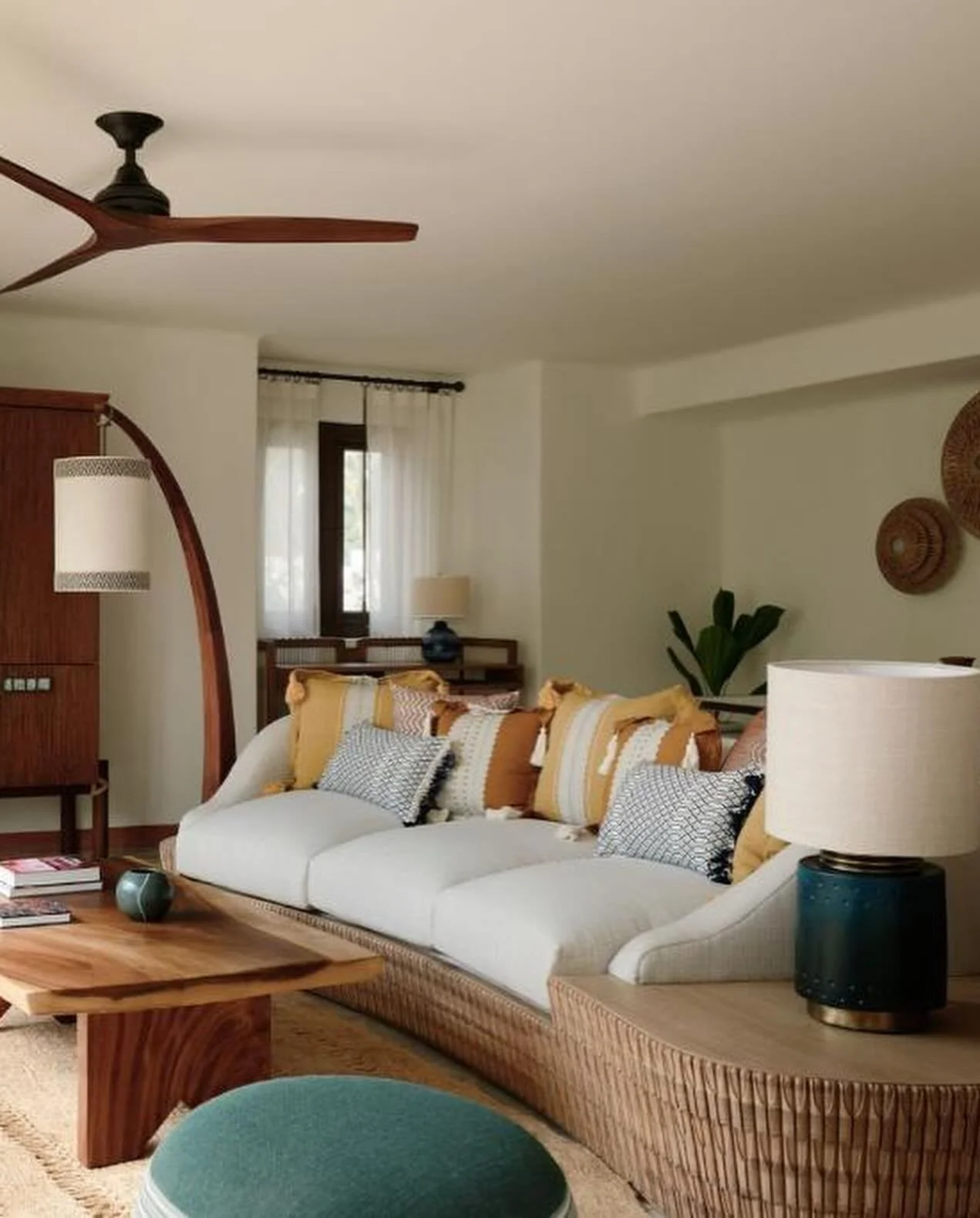 SIMPLIFYING STYLE: Our weekly design roundup
*weekly used loosely here! Starting two renovation projects and hosting two lunch and learn events in the same month had me flat out over, but I&rsquo;m back! 

This edit is inspired by the all the beautif