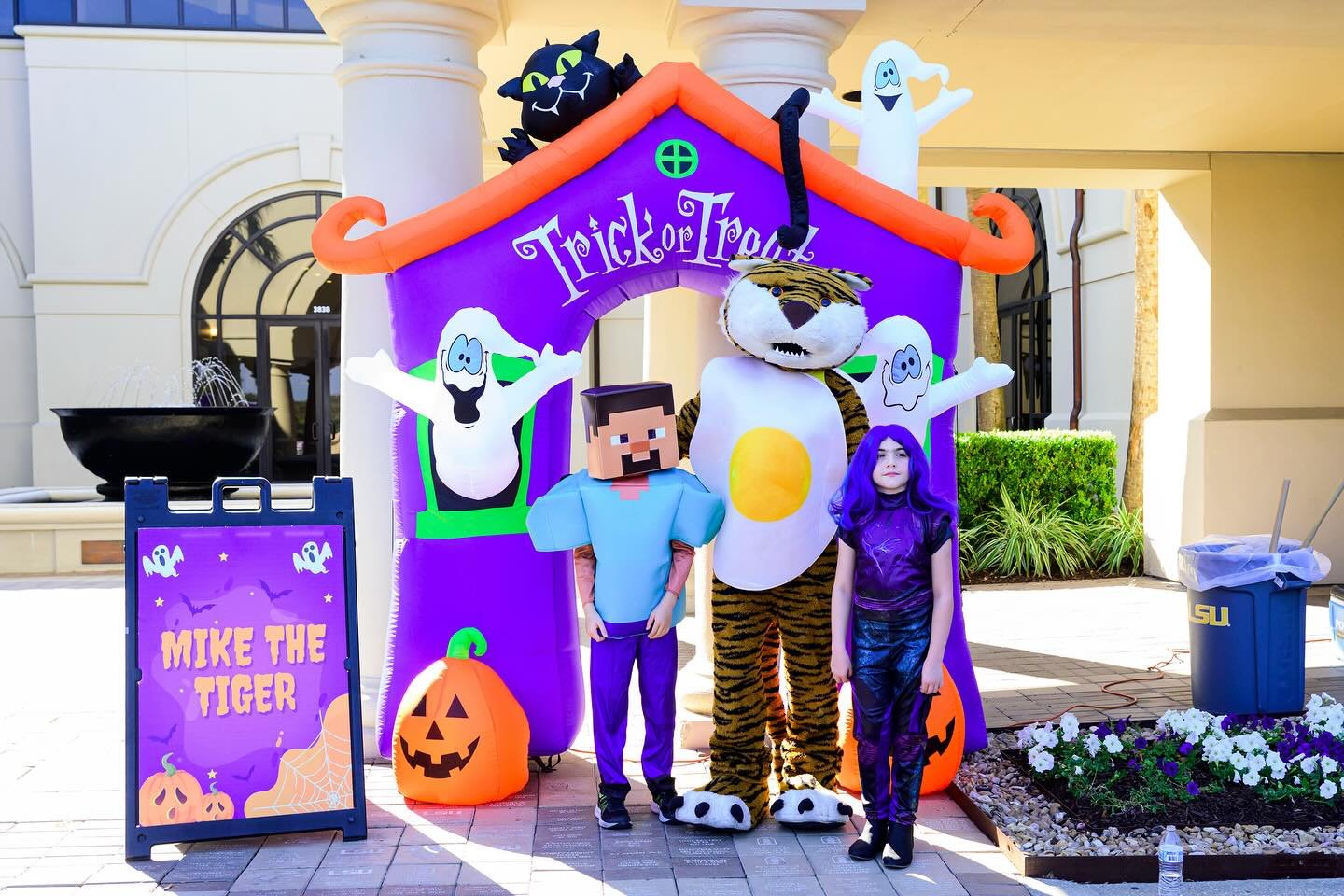 ππ» Halloween BOOzar was a spooktacular success last year with candy, costumes, games, and community fun! ππ  Stay tuned for details about this year’s eventπ―β¨