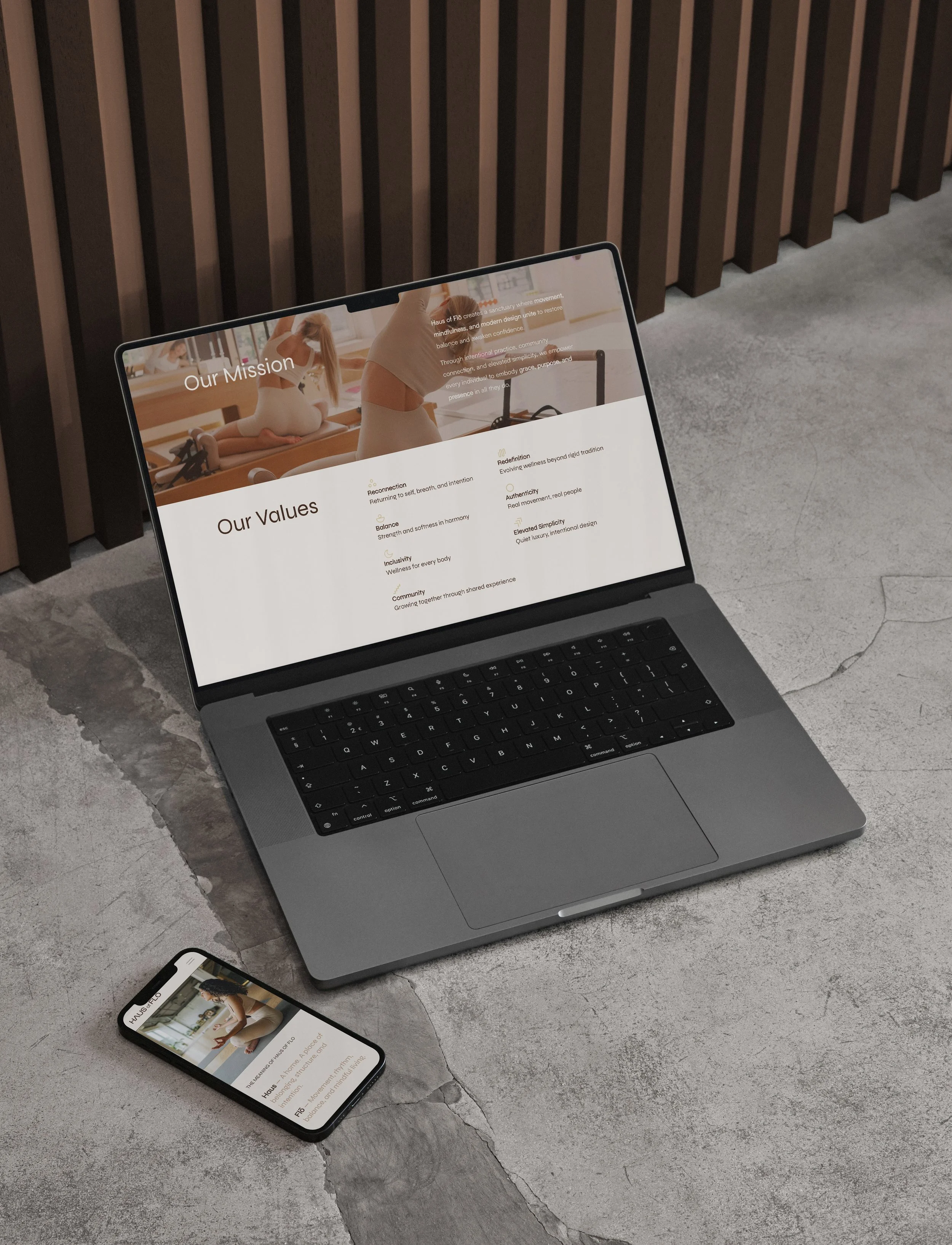 MACBOOK-MOCKUP-07.jpg