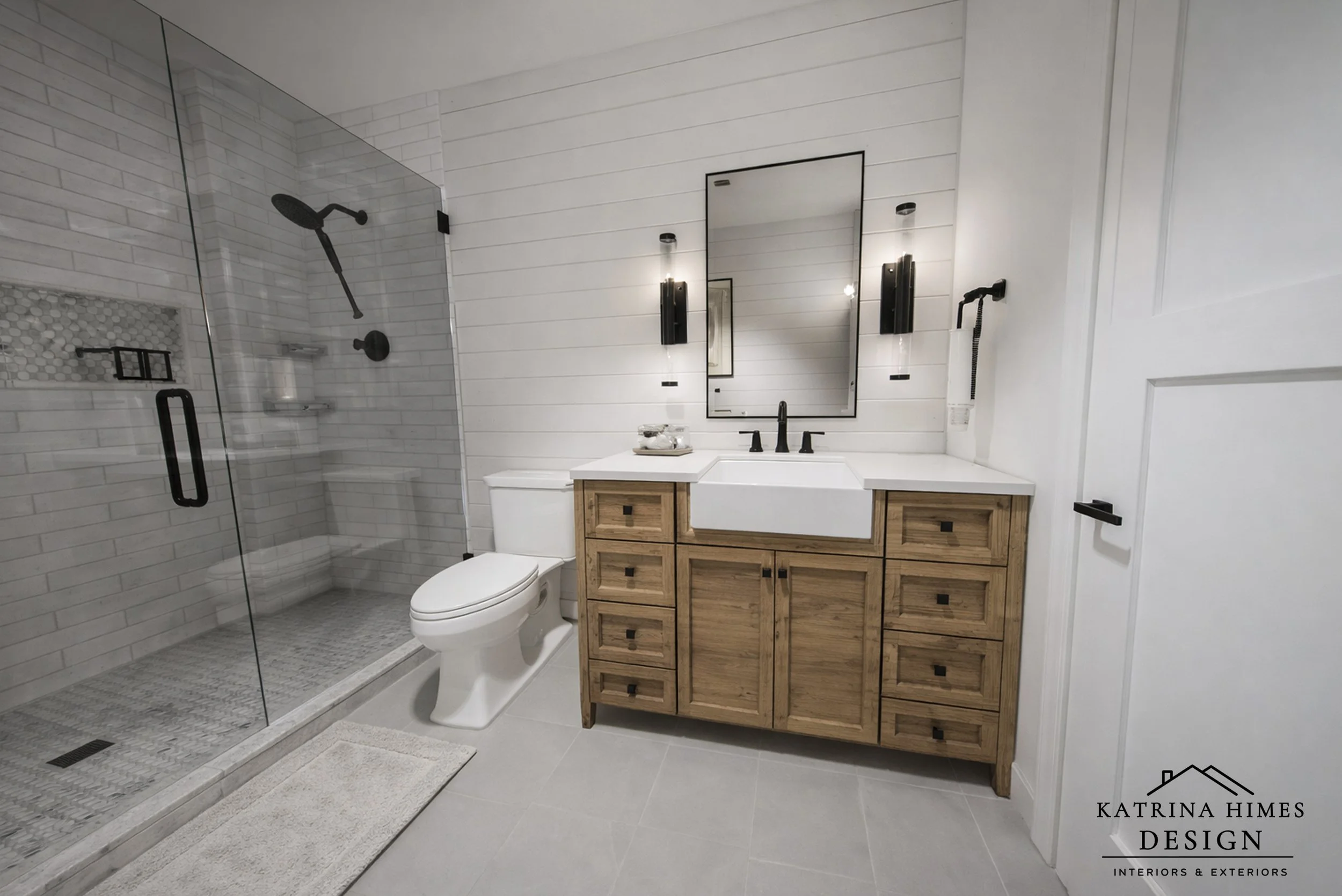 bathroom 1.jpg