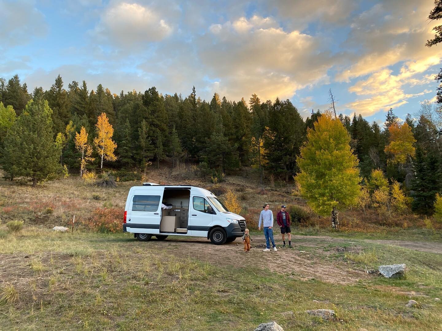 Fall camping in colorful Colorado 😮&zwj;💨 

#vancamping #vancamper #outdoorsy #vanconversion #sprintervan #vanlife #colorado #colorfulcolorado #fallfoliage #buenavistacolorado
