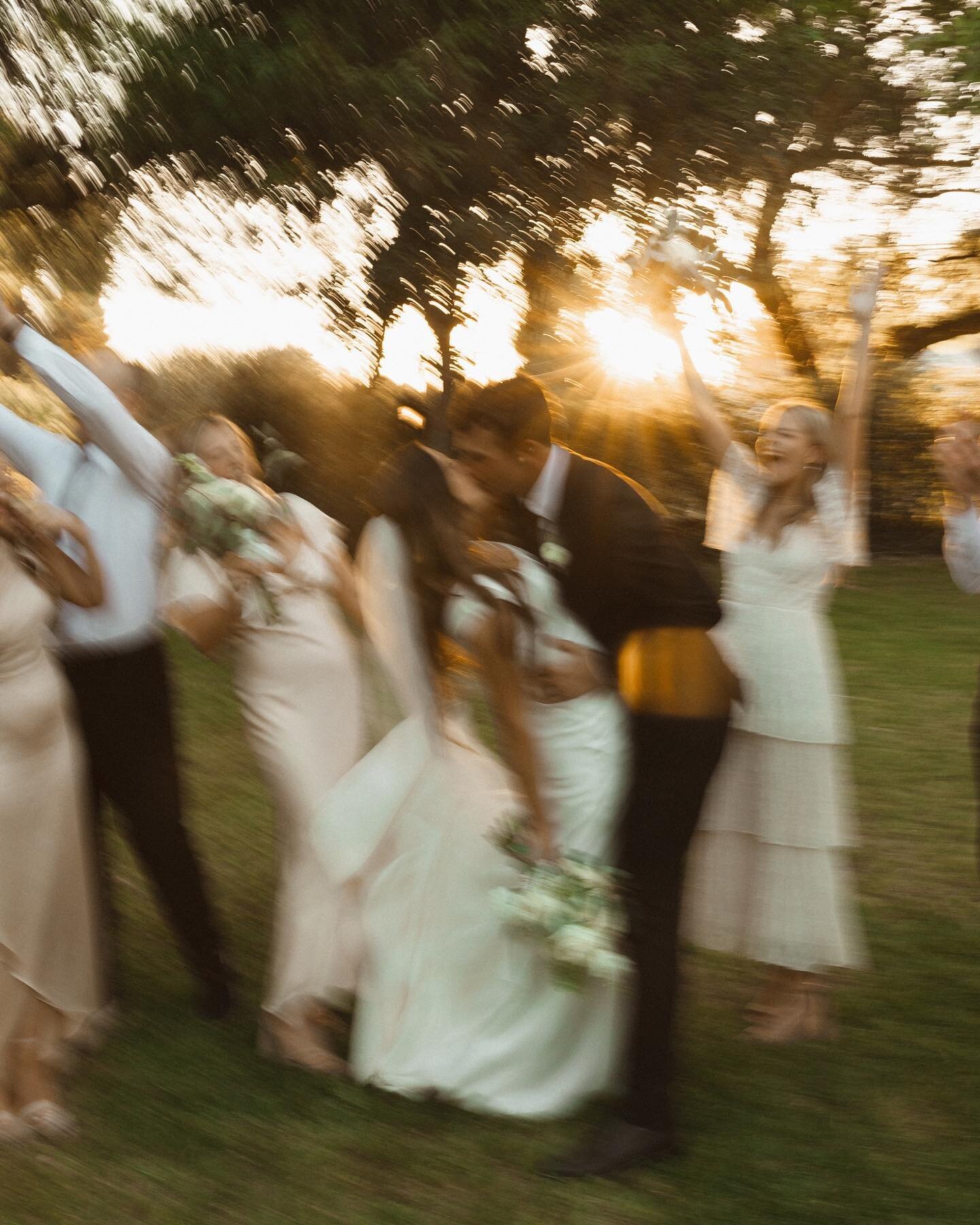 A dreamy Arizona wedding&hellip;.my brothers dreamy Arizona wedding 😍🤟🏼🫶🏼 so happy these two found each other! Side note: It was Ellie&rsquo;s dream to have a mechanical bull at her wedding and if you&rsquo;d swipe to pic 4, you&rsquo;ll see her