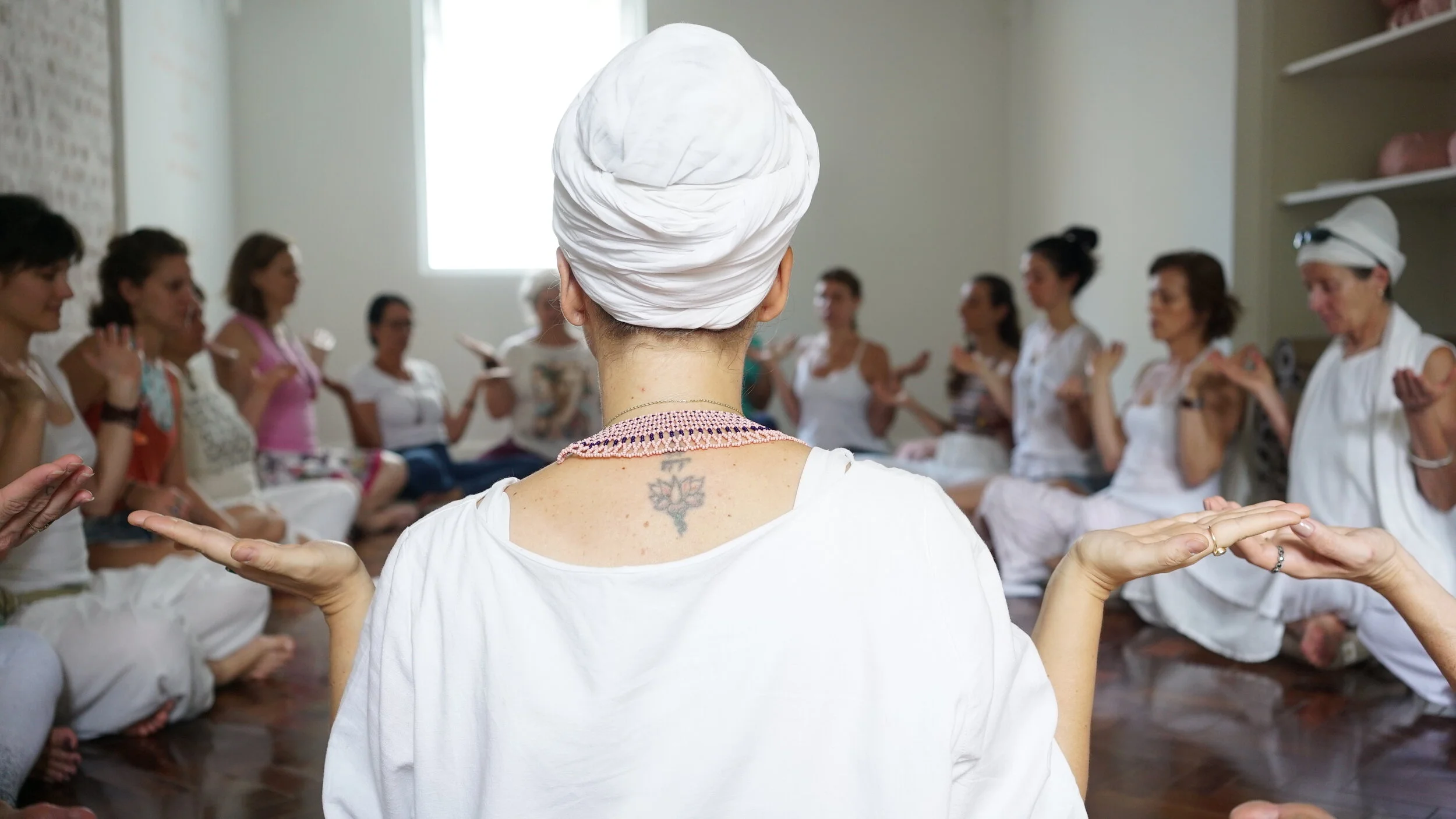 Kundalini Fusion: um curso para elevar a energia a partir de diferentes práticas