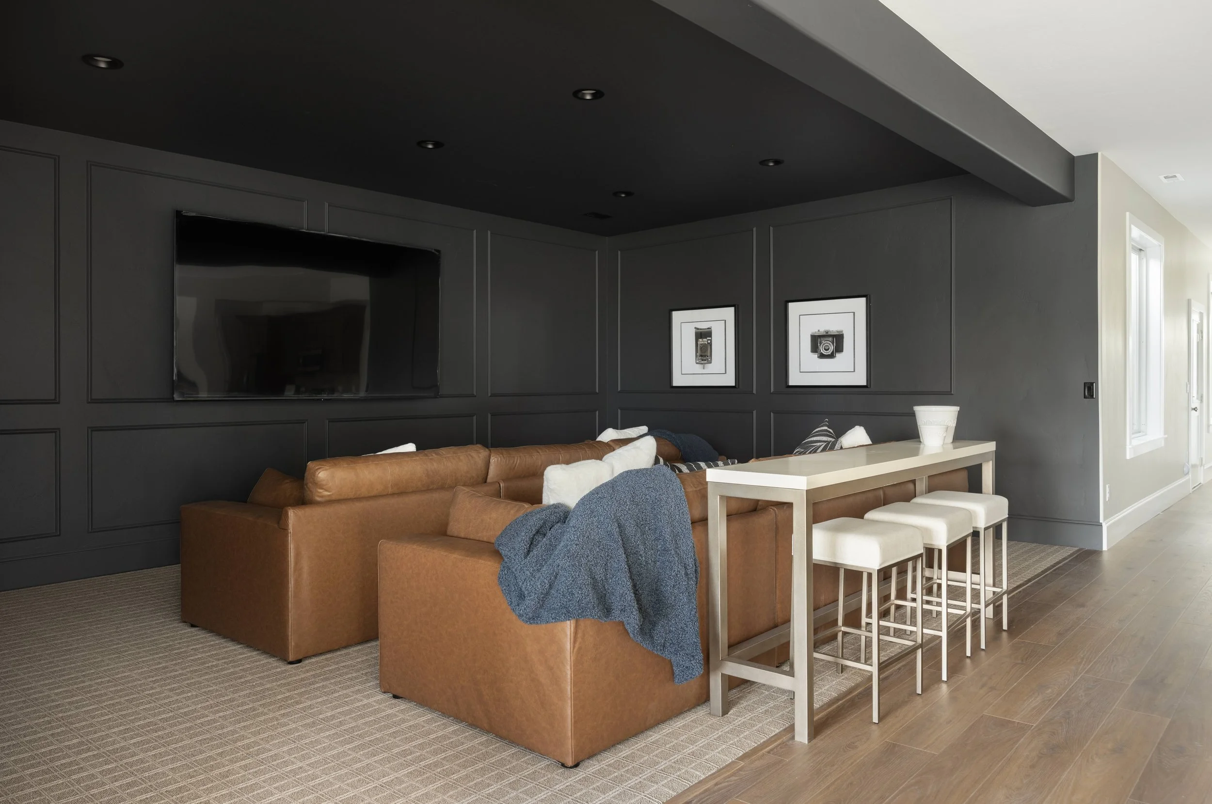 11-alpine-movie-room.jpeg