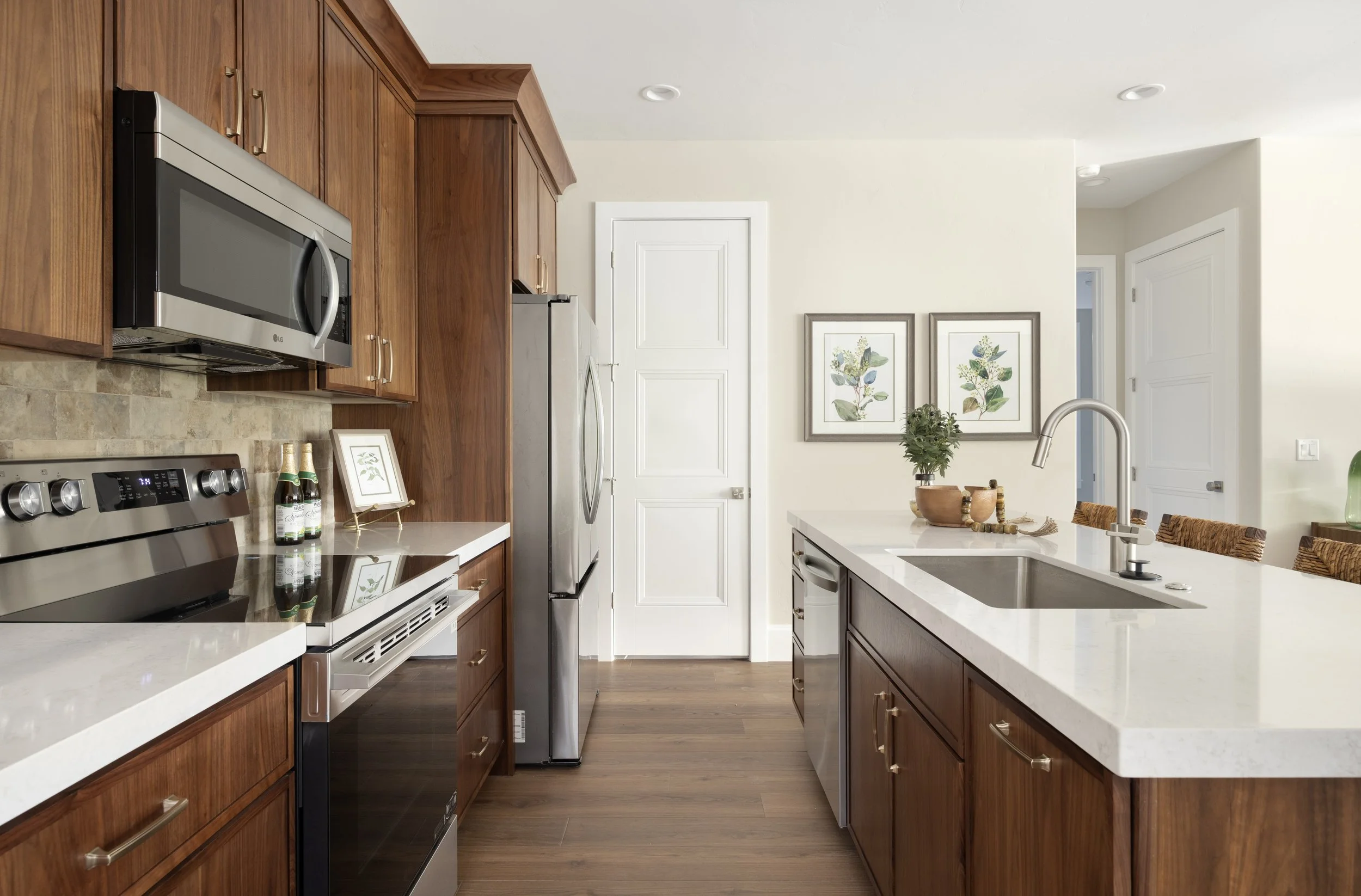 11-alpine-basement-kitchen.jpeg