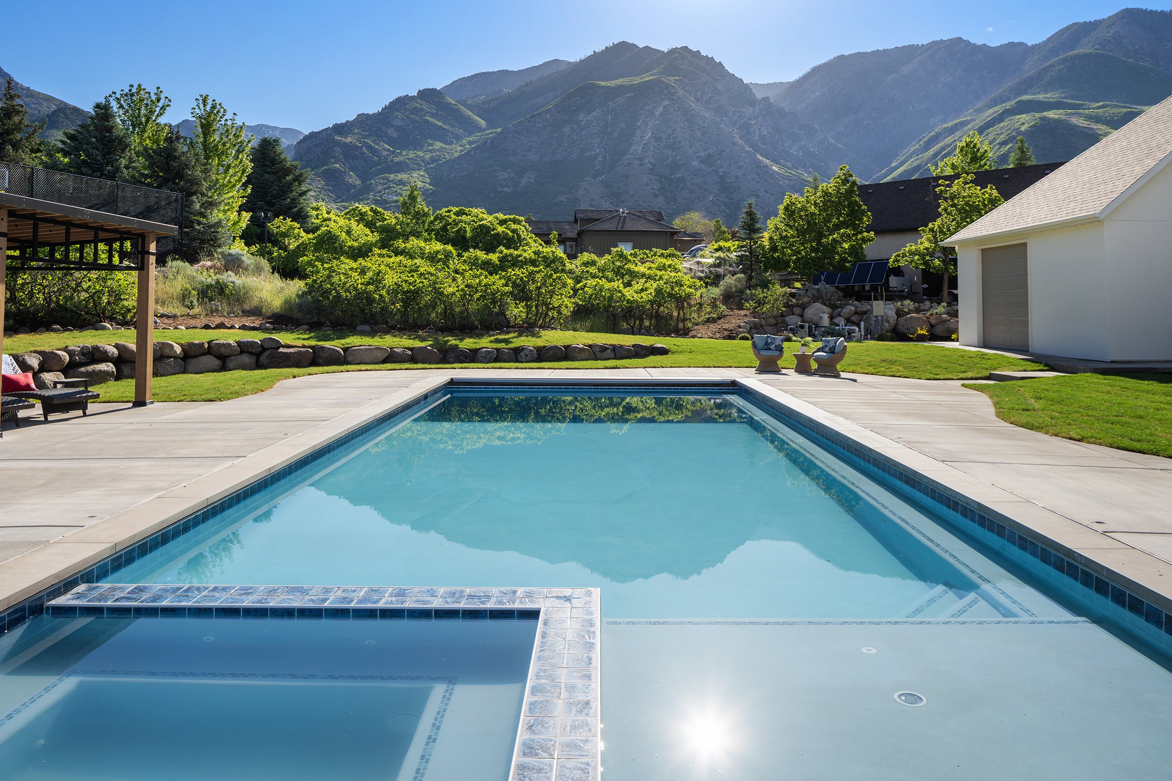 swimming pool