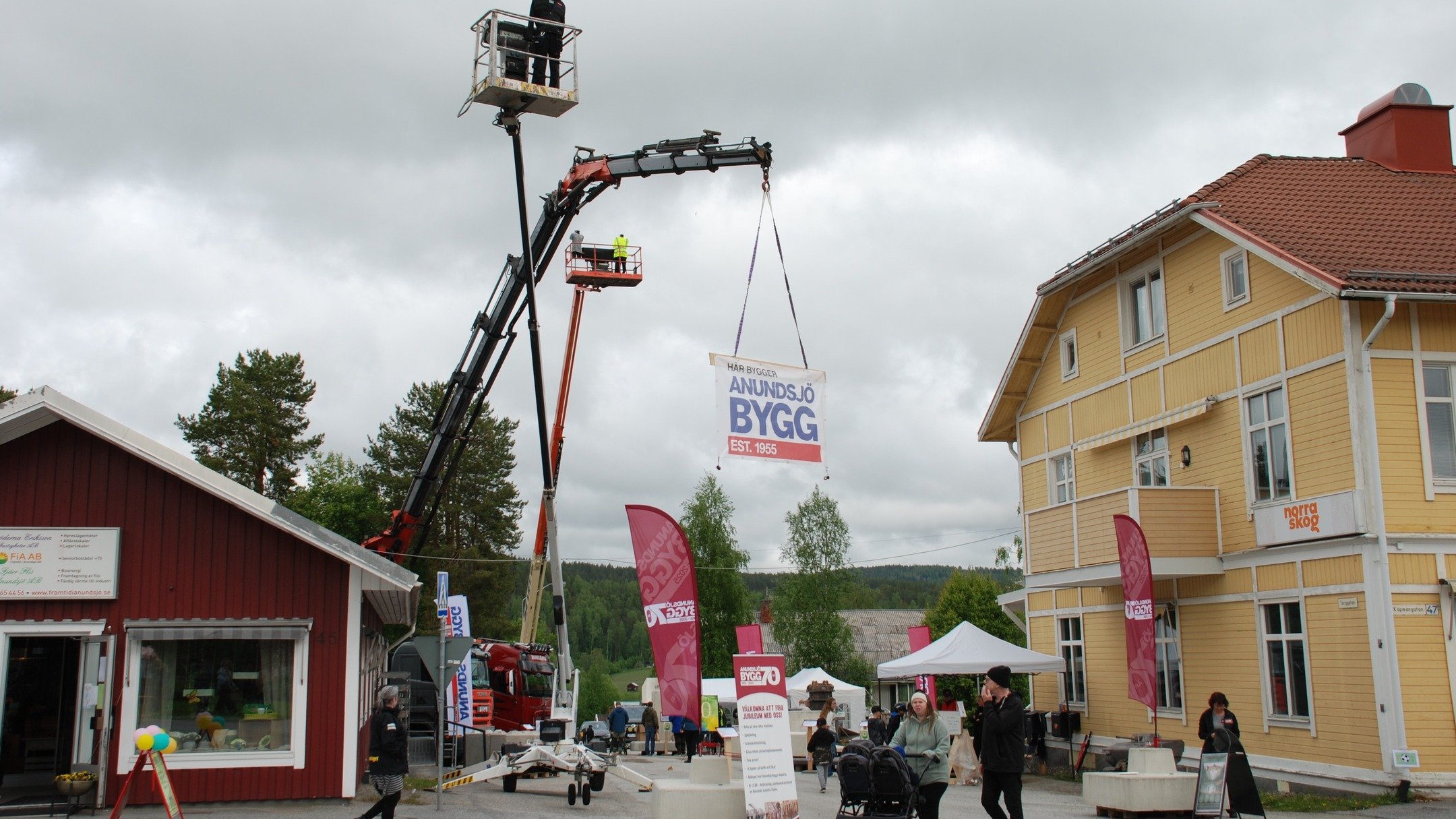 Tusen tack till alla som bes&ouml;kte oss p&aring; Bredbydagen! 🙌

Trots regntunga prognoser d&ouml;k ni upp med glada miner &ndash; det betyder otroligt mycket f&ouml;r oss! 

Vi vill ocks&aring; gratulera vinnarna i v&aring;ra t&auml;vlingar:

🏗 