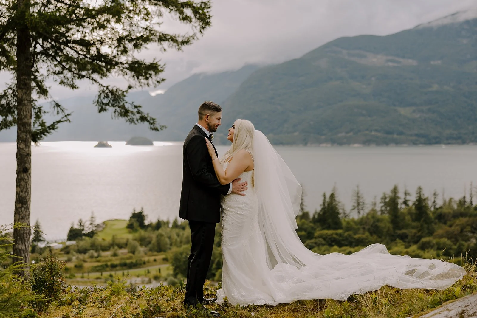 R & J Wedding Previews-28.jpg
