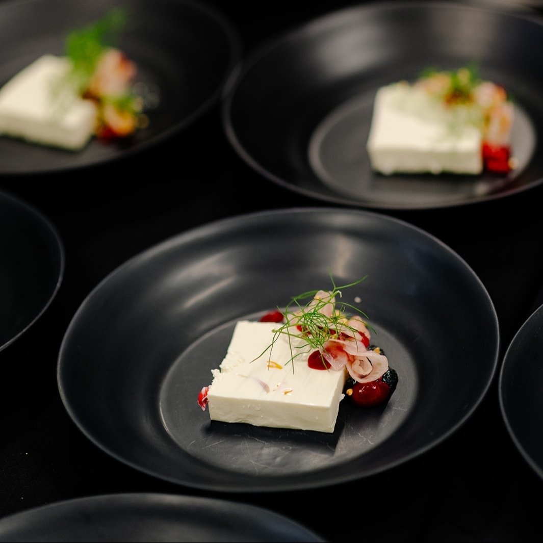 New to our dessert menu, the luxurious Creme de Printemps​​​​​​​​
..​​​​​​​​
Tahitian vanilla bean panna cotta, raspberry, lychee, fennel​​​​​​​​
..​​​​​​​​
Connect with our events team to start planning your next delicious Edge event - events@edgeca