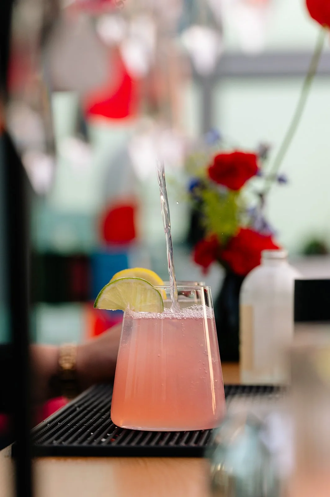 Who says we&rsquo;re just here for the food? 😉🍸

At Edge, we like to bring a little extra spirit to the party. ✨ From tropical sips to smoky twists and pretty-in-pink pours, our bar menu is shaking things up in all the right ways.

🍹 On the menu:
