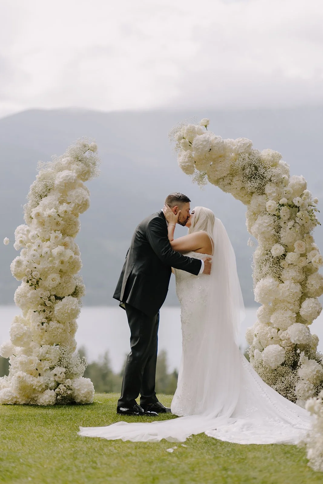 R & J Wedding Previews-15.jpg