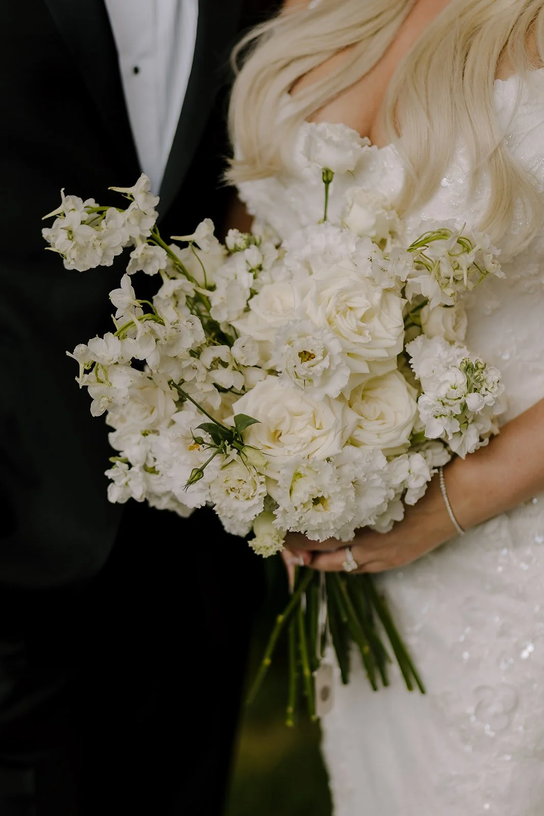 R & J Wedding Previews-25.jpg