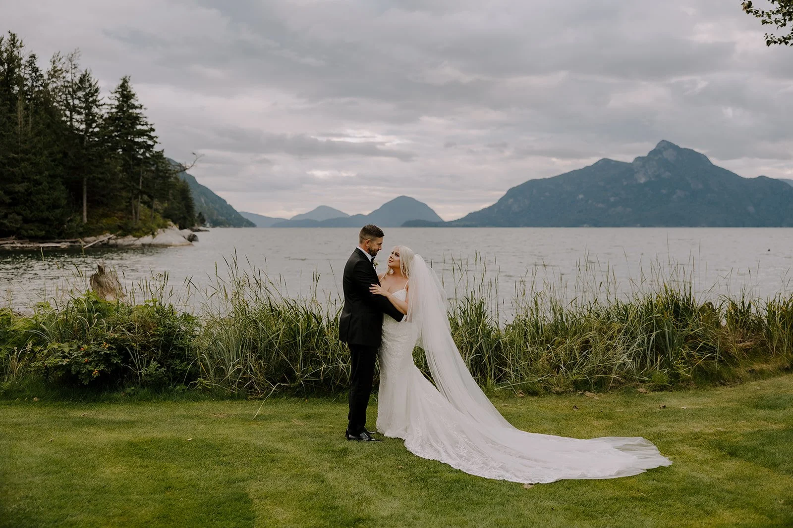 R & J Wedding Previews-46.jpg