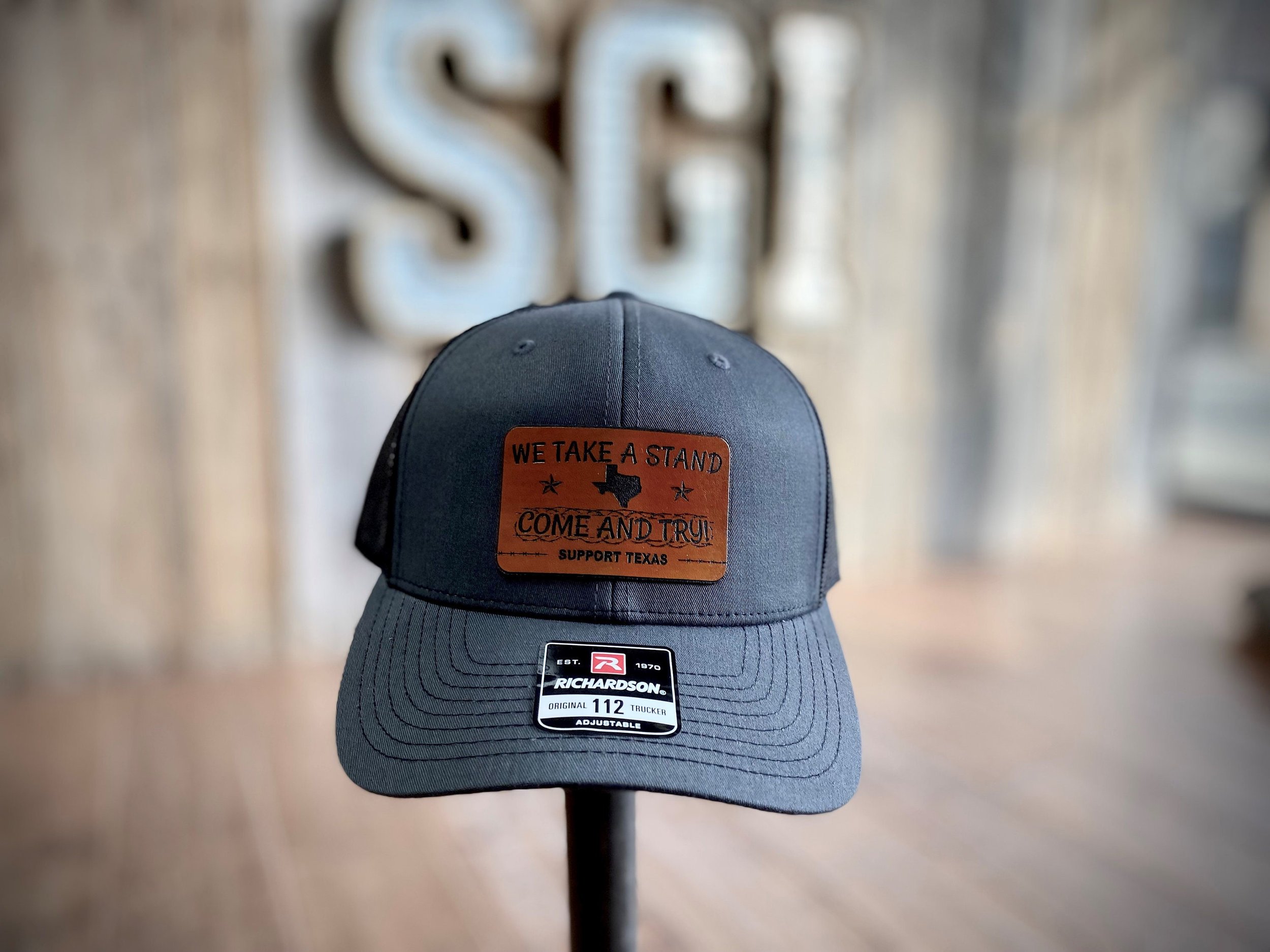 https://i.etsystatic.com/36445694/r/il/ec0db5/5759450760/il_fullxfull.5759450760_g3z4.jpg