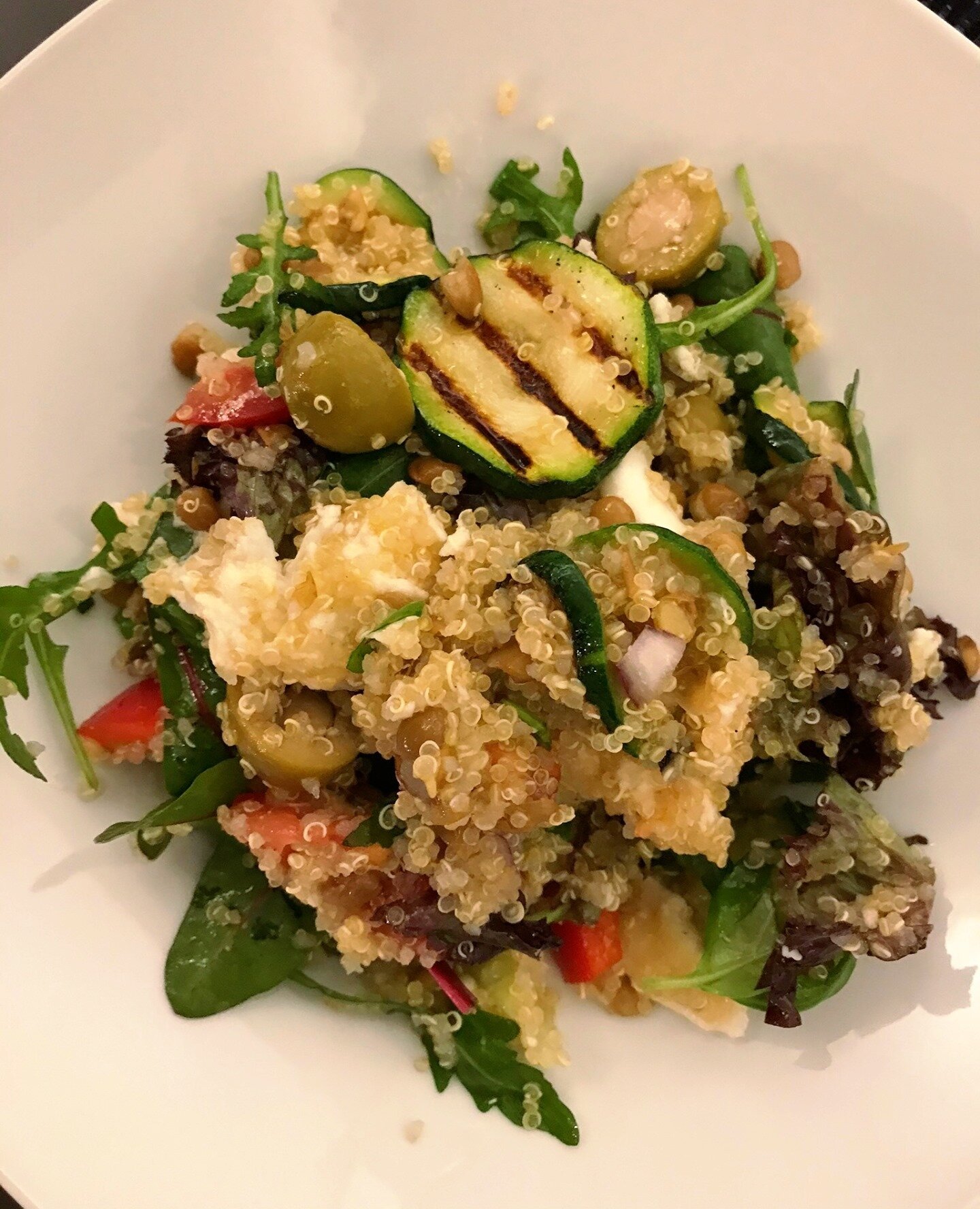 Hello March! 😀 I start the new month with Meatless Monday: A healthy quinoa salad with grilled veggies.⁠
.⁠
.⁠
.⁠
.⁠
.⁠
#Healthy #Quinoa #Salad #MeatlessMonday #Megarasa #Food #Foodporn #Makan #Enak #Lekker #Eten #Delicious #Hungry #Foodie #Foodstag