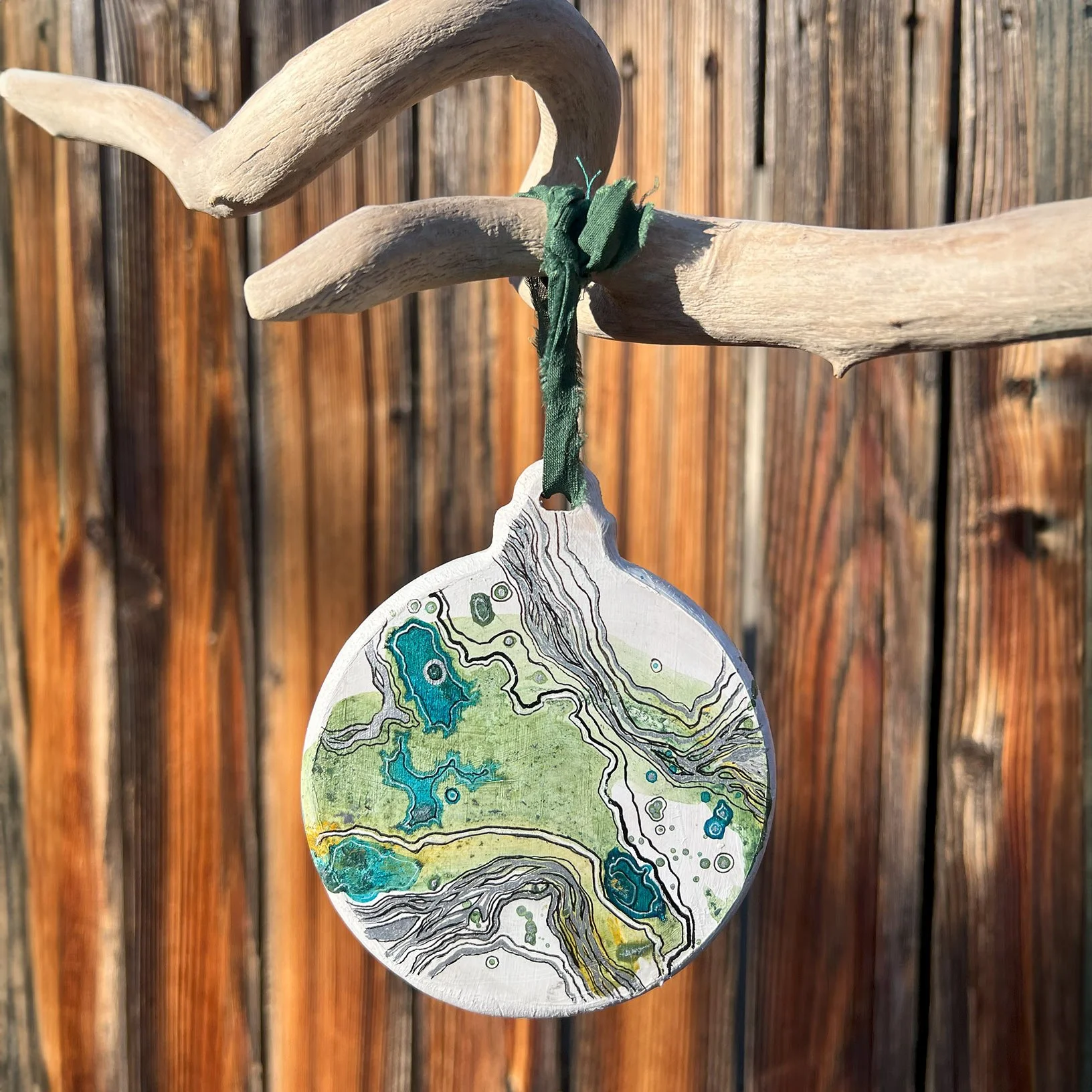 Palette Cleanse Ornament 018