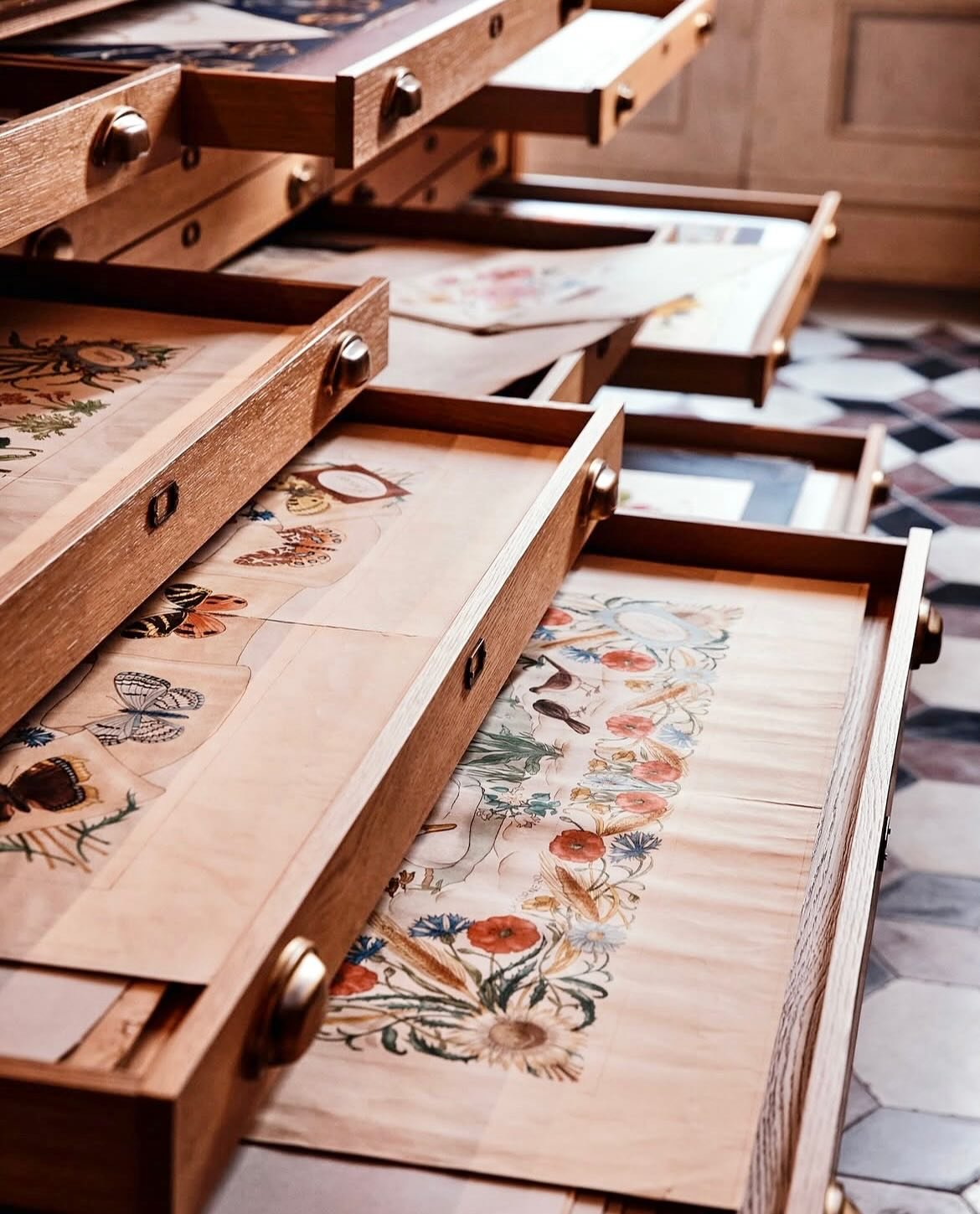 Preserving, framing and working with original antique textile documents is one of my greatest passions. 
Lovely to see how Gucci&rsquo;s silk scarf designs are preserved in the beautiful Gucci Archive in Florence. 
Photography by Oliver Pilcher
RG @g